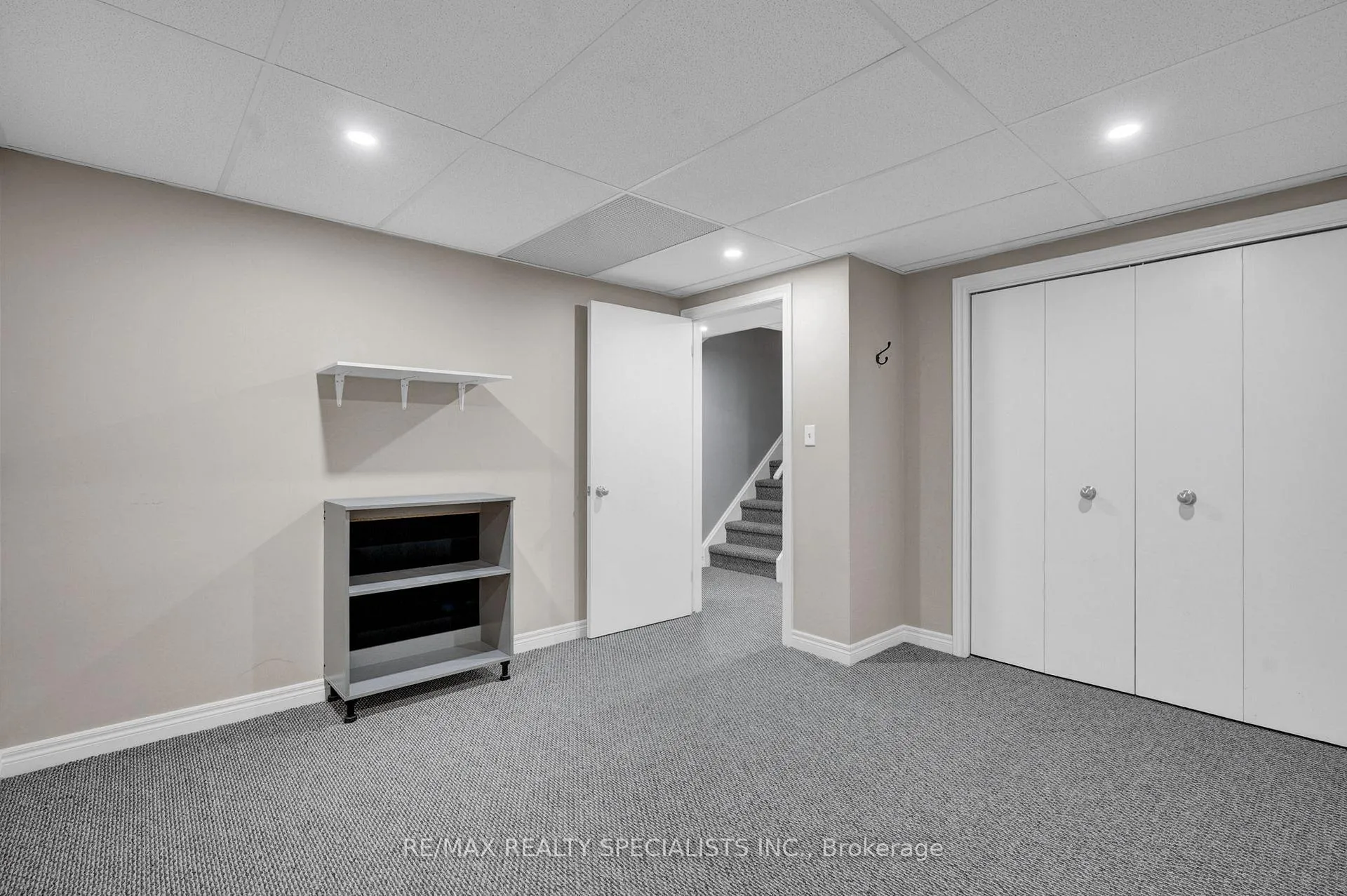 Photo 36 of 7103 Burbank Crescent, Niagara Falls, Morrison — HOMEH