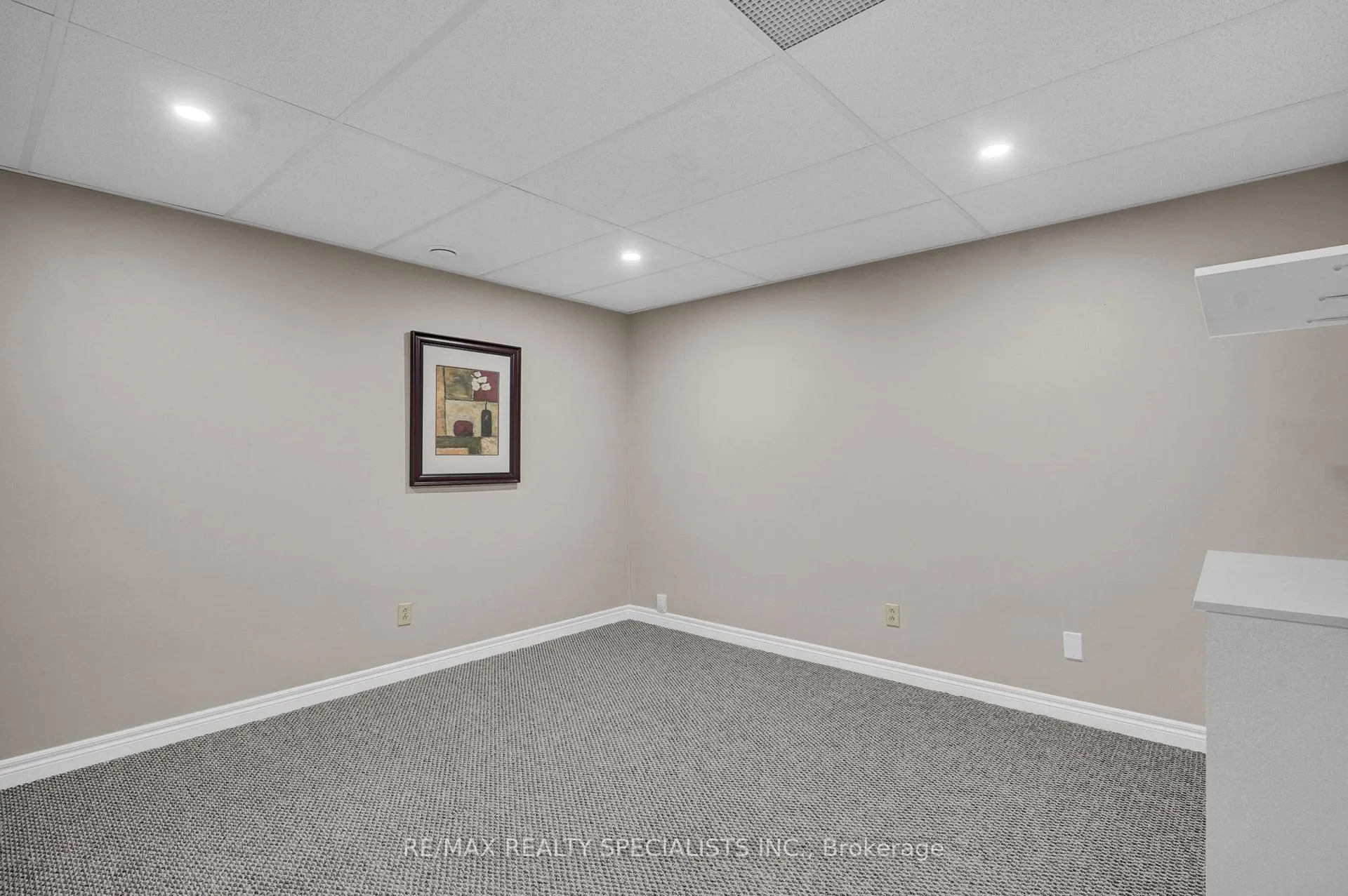 Photo 42 of 7103 Burbank Crescent, Niagara Falls, Morrison — HOMEH