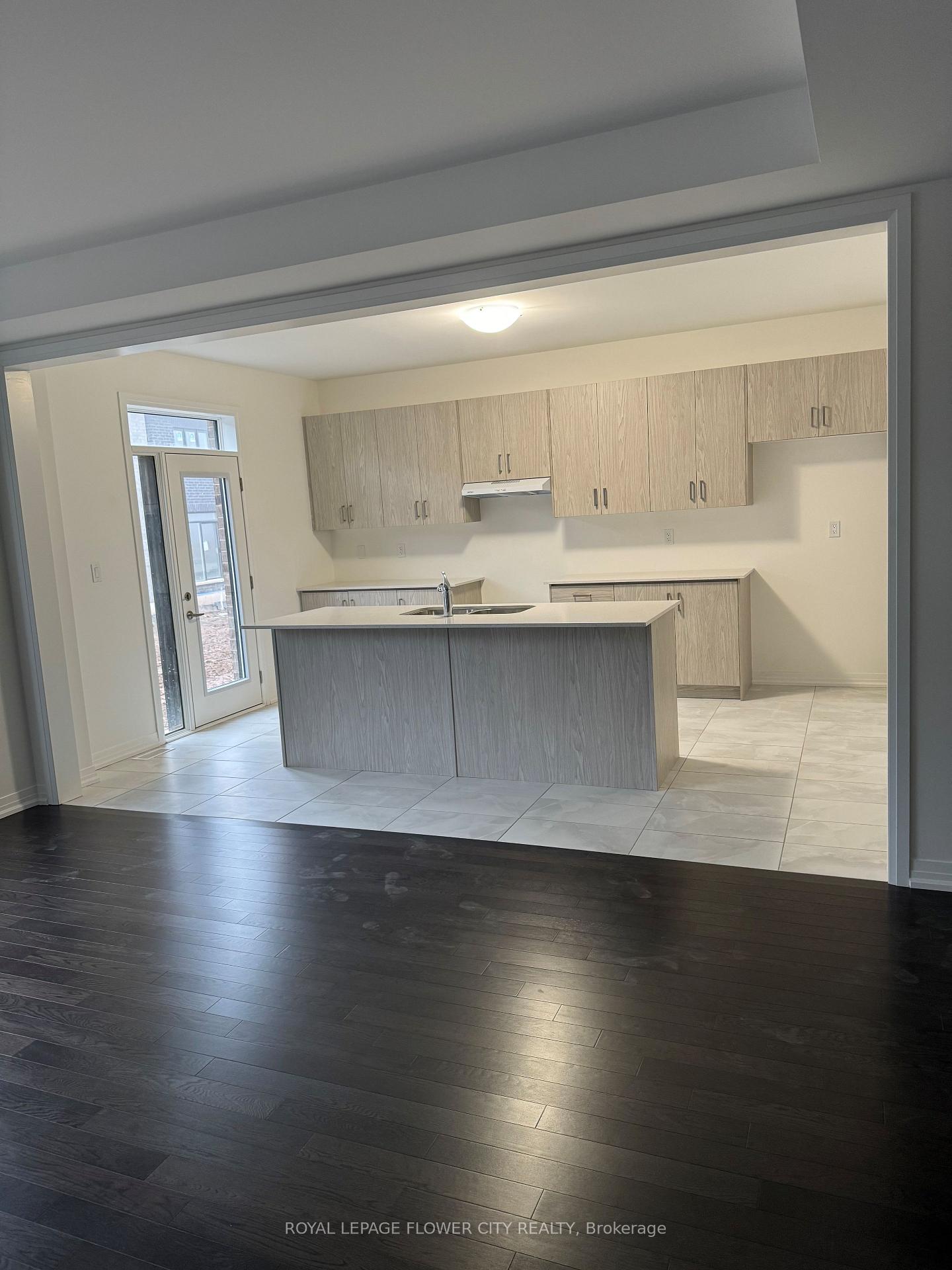 Photo 5 of 16 Spiers Road, Ajax, South East — HOMEH