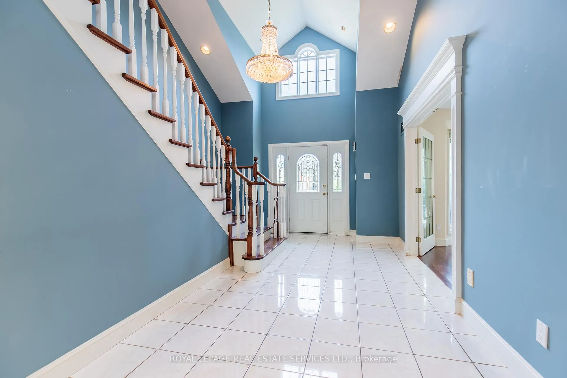 Photo 2 of 57 Orr Crescent, Hamilton, Stoney Creek — HOMEH