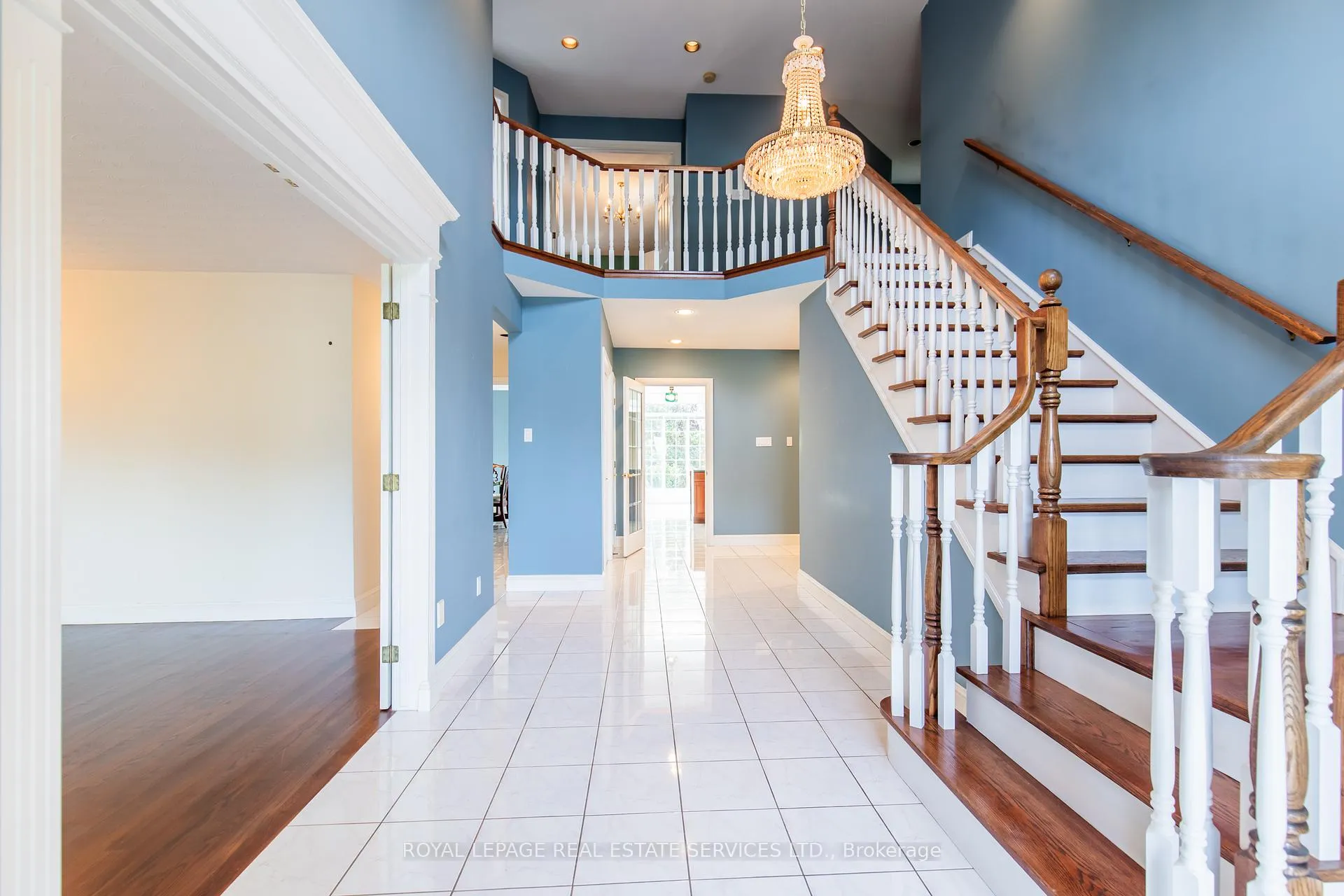 Photo 3 of 57 Orr Crescent, Hamilton, Stoney Creek — HOMEH