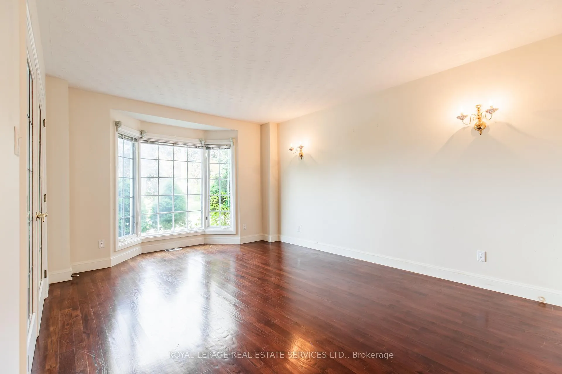Photo 5 of 57 Orr Crescent, Hamilton, Stoney Creek — HOMEH