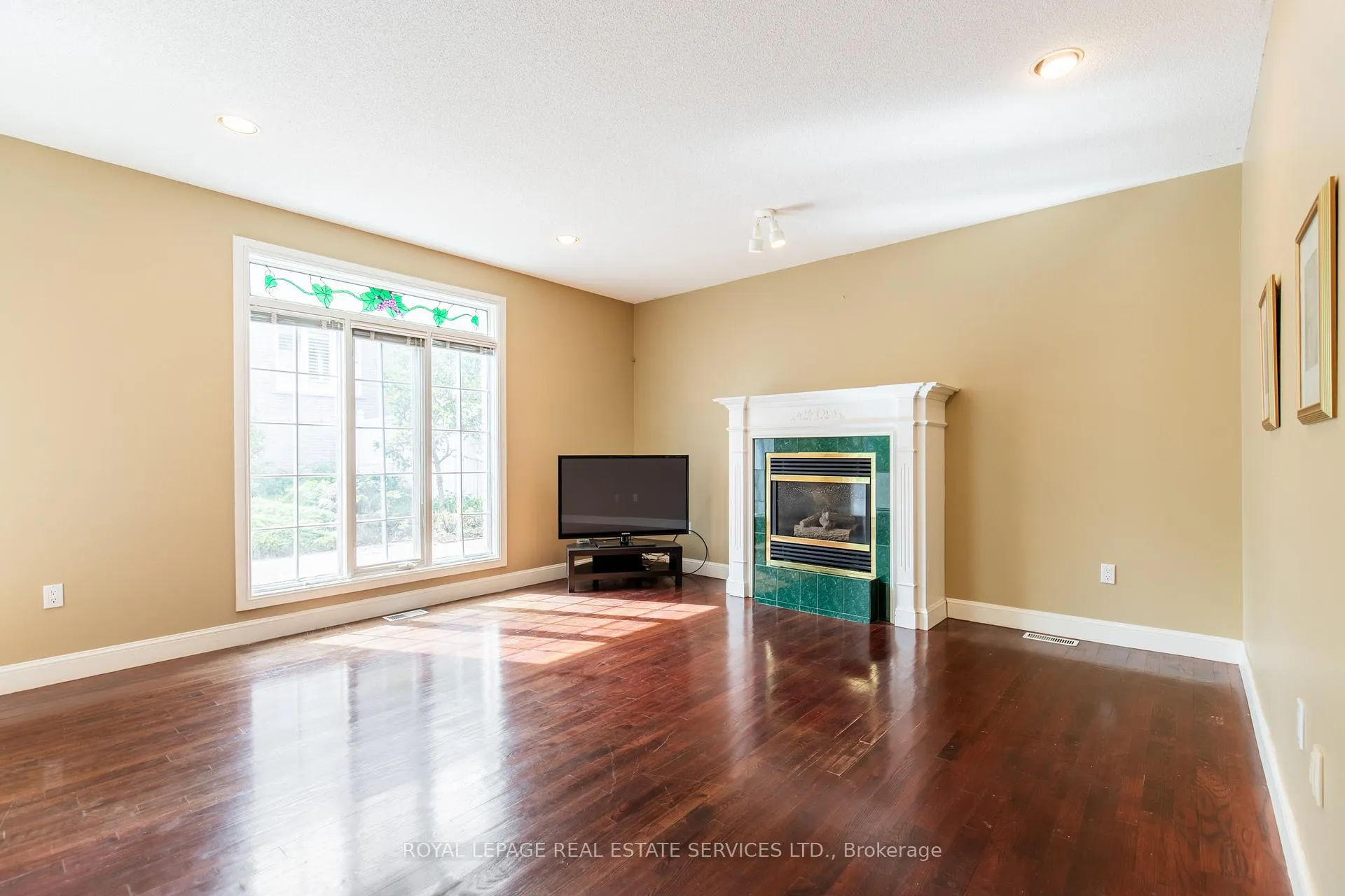 Photo 16 of 57 Orr Crescent, Hamilton, Stoney Creek — HOMEH