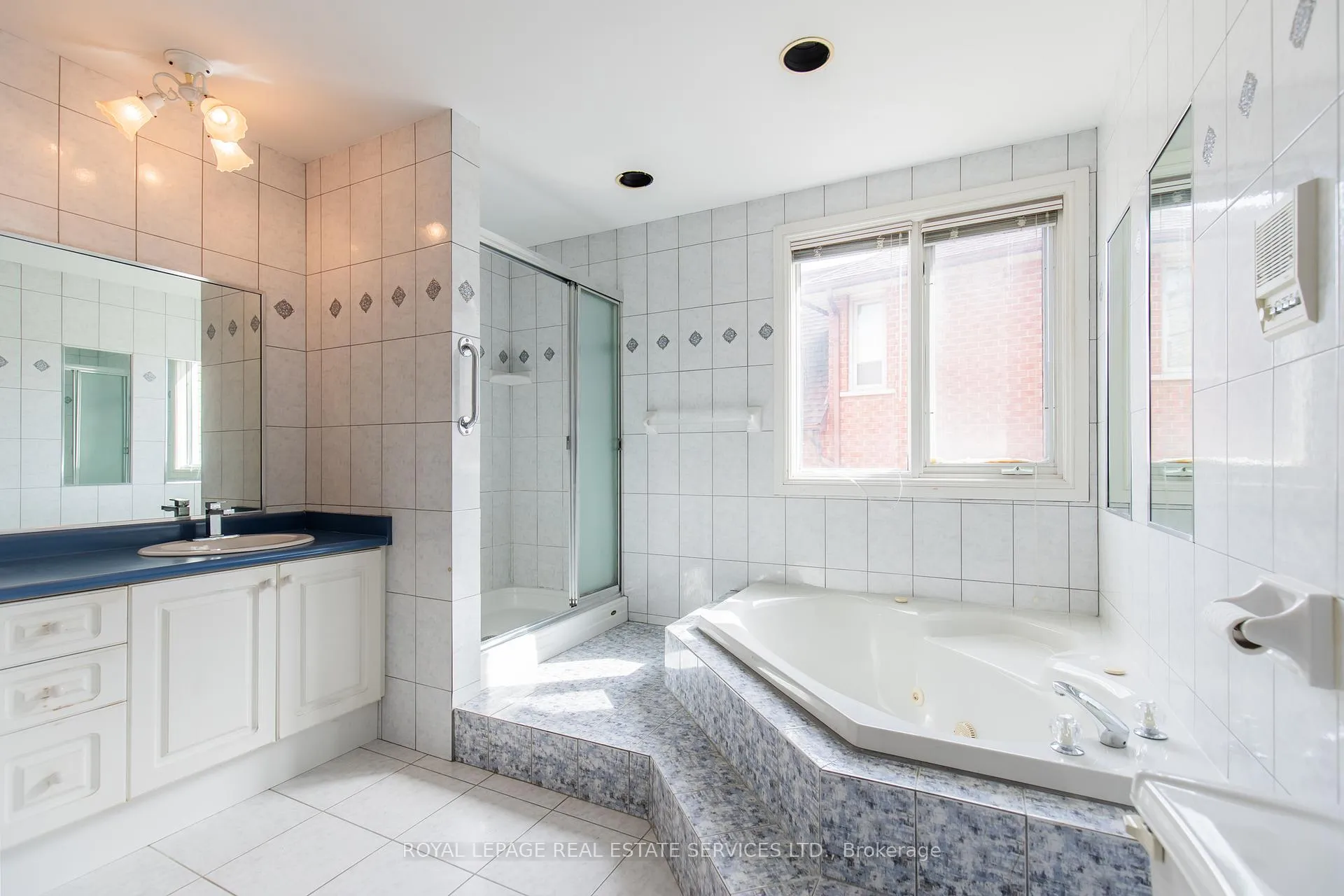 Photo 28 of 57 Orr Crescent, Hamilton, Stoney Creek — HOMEH