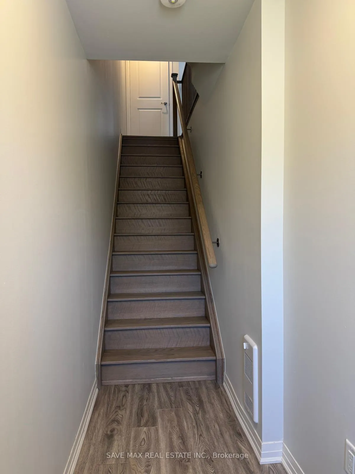 Photo 2 of 1615 Pleasure Valley Path, Oshawa, Samac — HOMEH