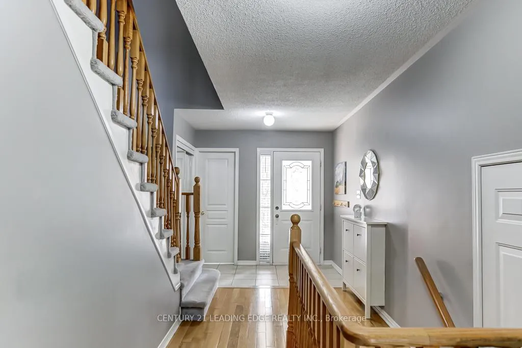 Photo 14 of 28 Charles Sturdy Road, Markham, Berczy — HOMEH