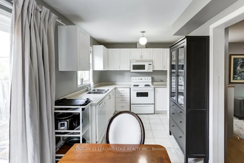 Photo 19 of 28 Charles Sturdy Road, Markham, Berczy — HOMEH