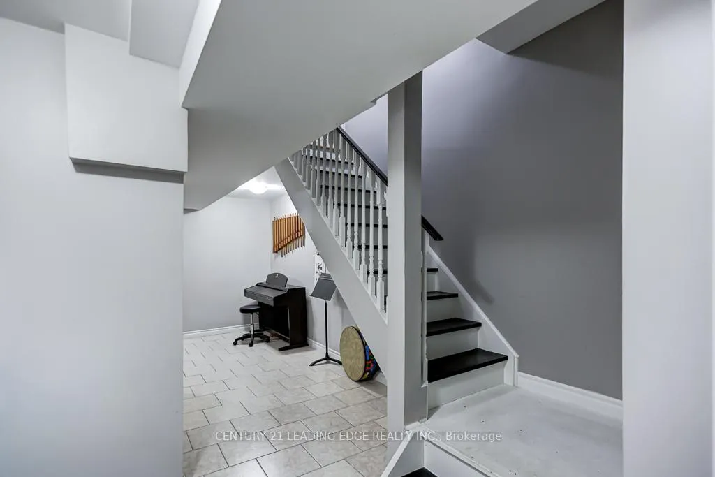 Photo 32 of 28 Charles Sturdy Road, Markham, Berczy — HOMEH