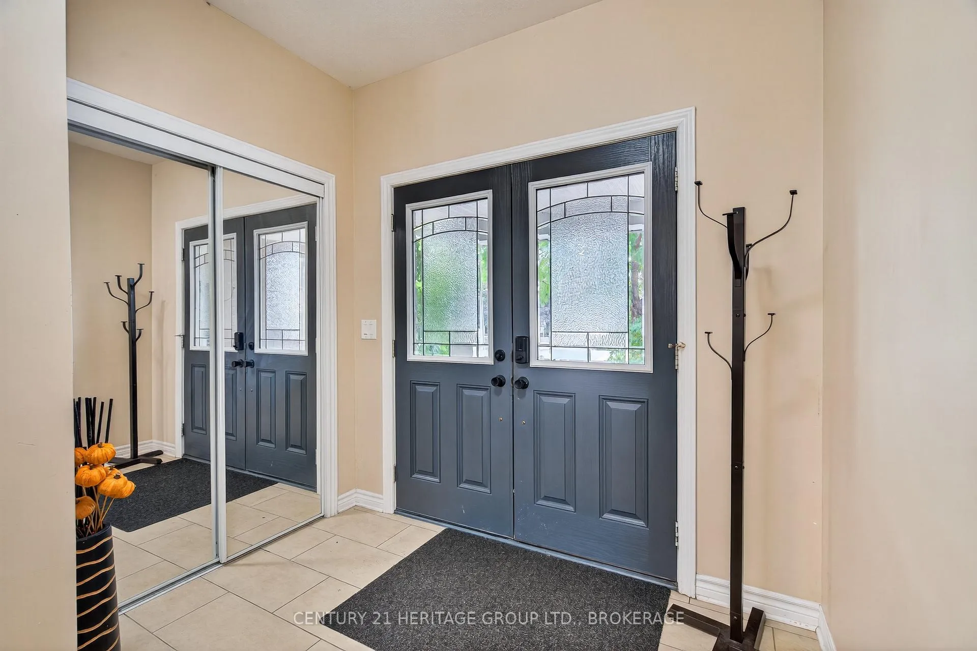 Photo 4 of 1208 Iris Drive, Kingston, City Northwest — HOMEH