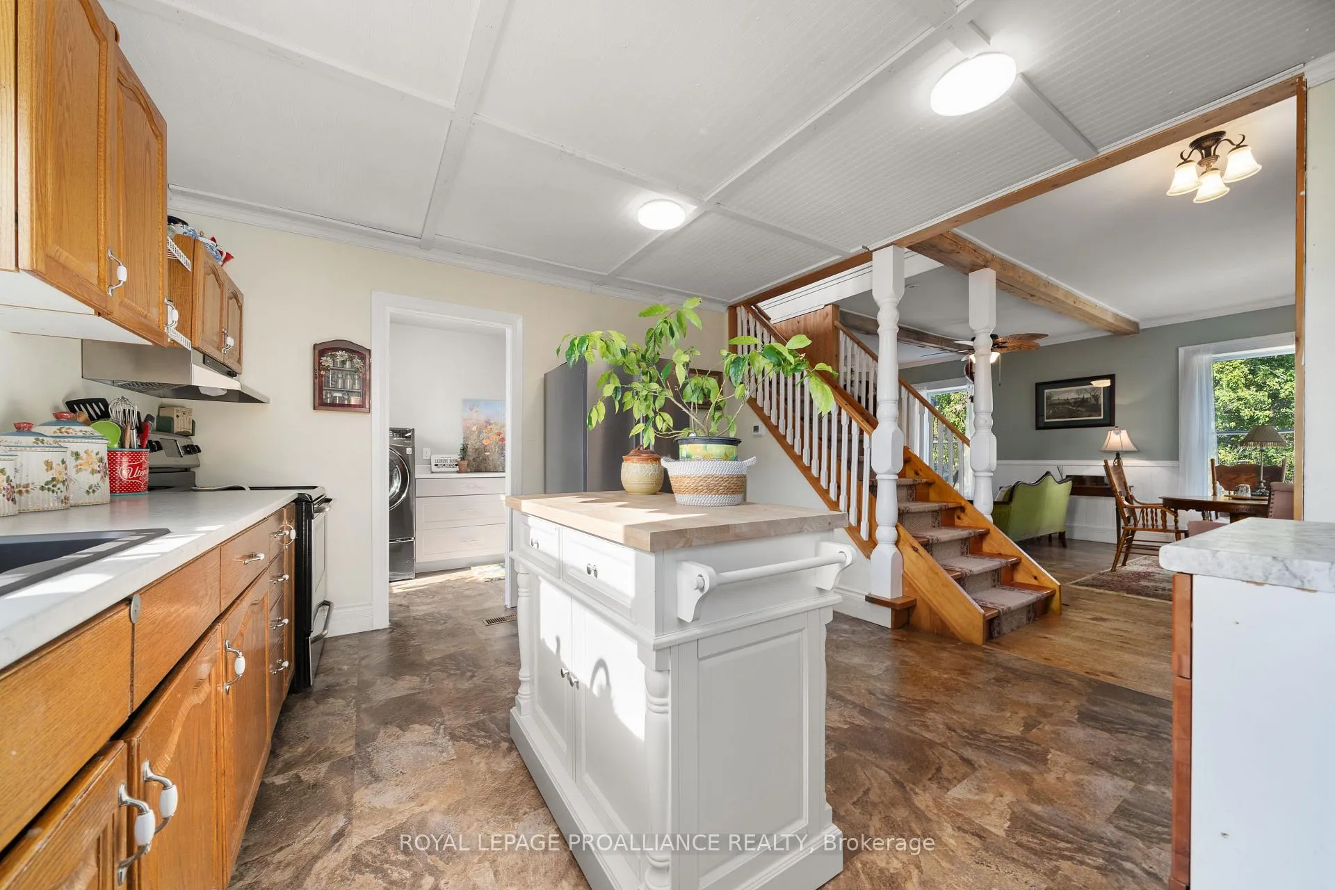 Photo 15 of 557 Casey Road, Belleville, Thurlow Ward — HOMEH