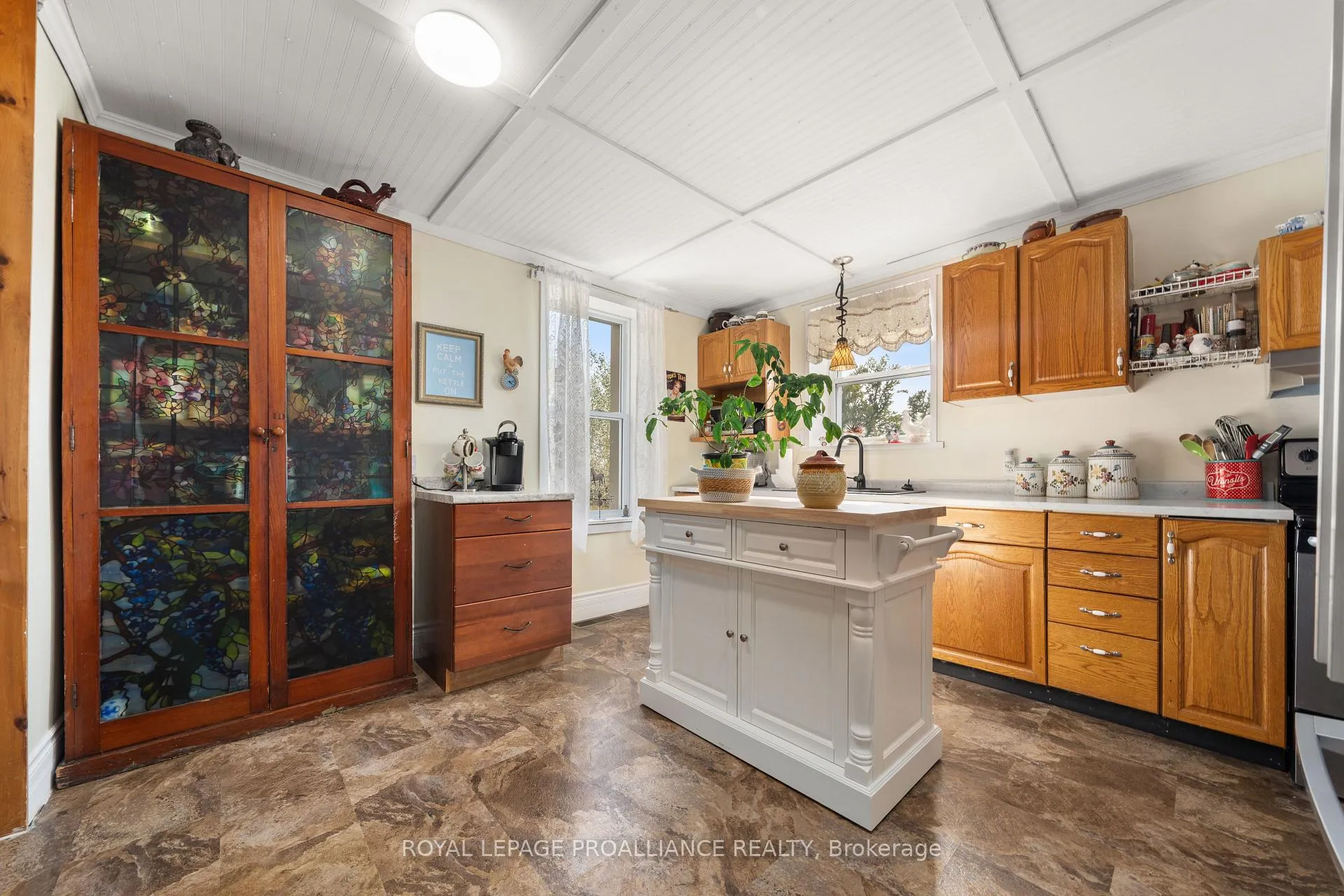 Photo 16 of 557 Casey Road, Belleville, Thurlow Ward — HOMEH