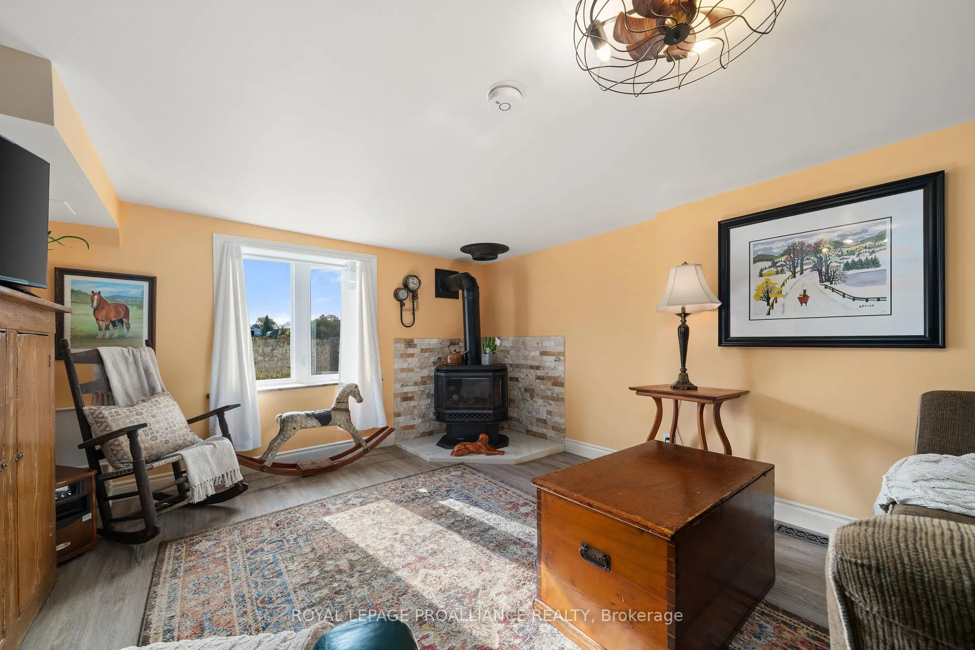 Photo 24 of 557 Casey Road, Belleville, Thurlow Ward — HOMEH