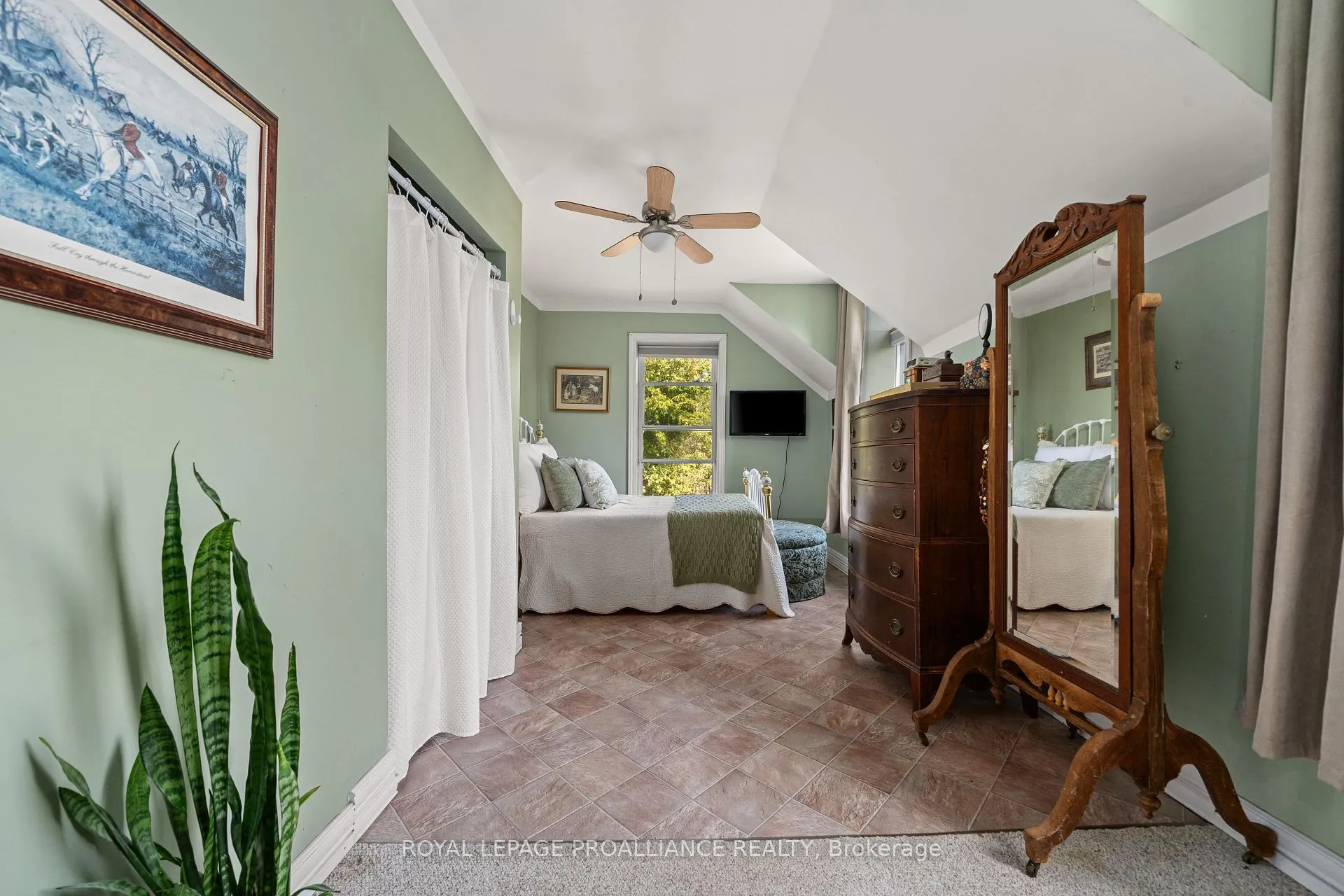 Photo 29 of 557 Casey Road, Belleville, Thurlow Ward — HOMEH