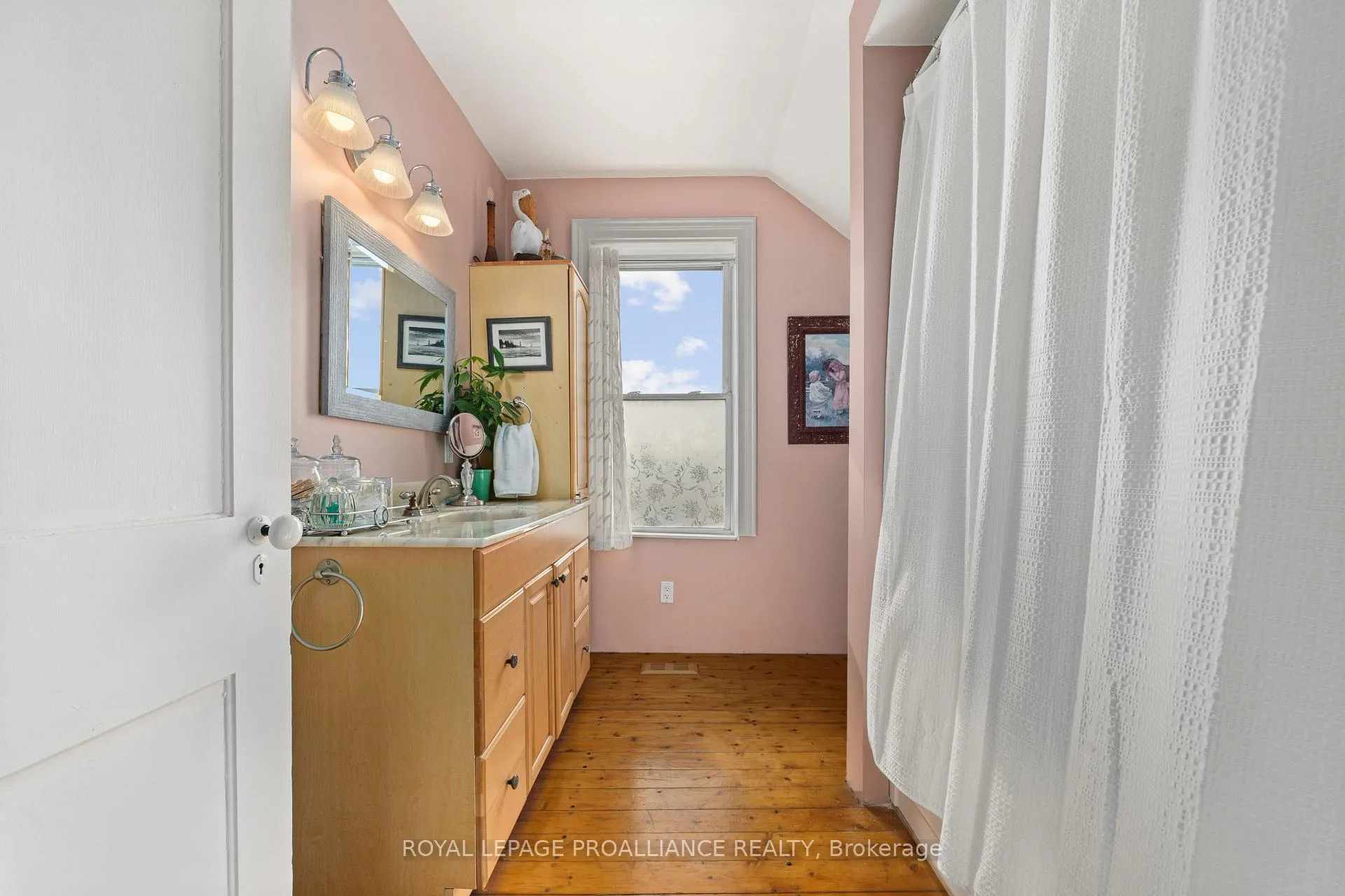 Photo 31 of 557 Casey Road, Belleville, Thurlow Ward — HOMEH