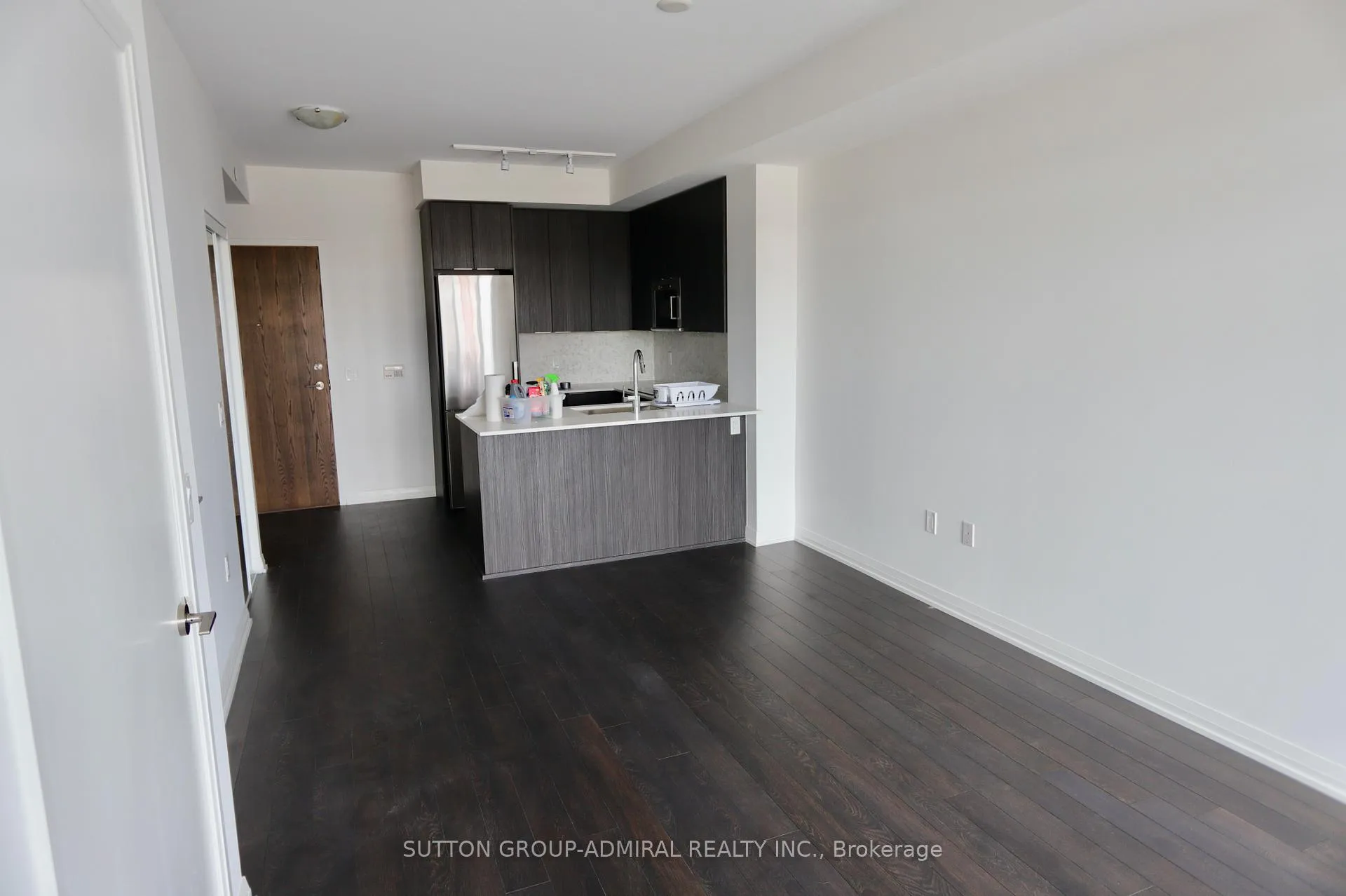 Photo 3 of Unit 203, 99 Eagle Rock Way, Vaughan, Maple — HOMEH