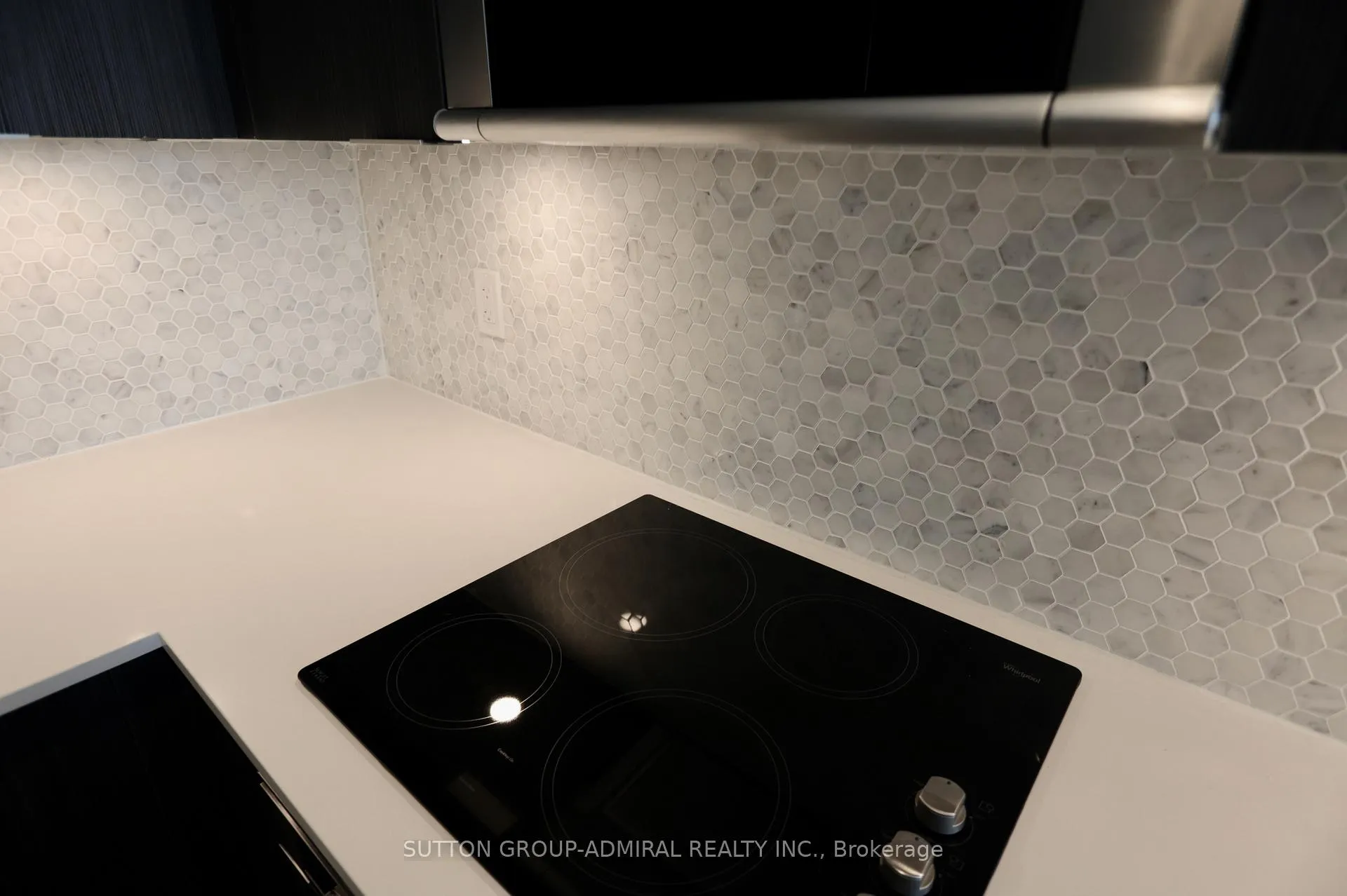 Photo 6 of Unit 203, 99 Eagle Rock Way, Vaughan, Maple — HOMEH