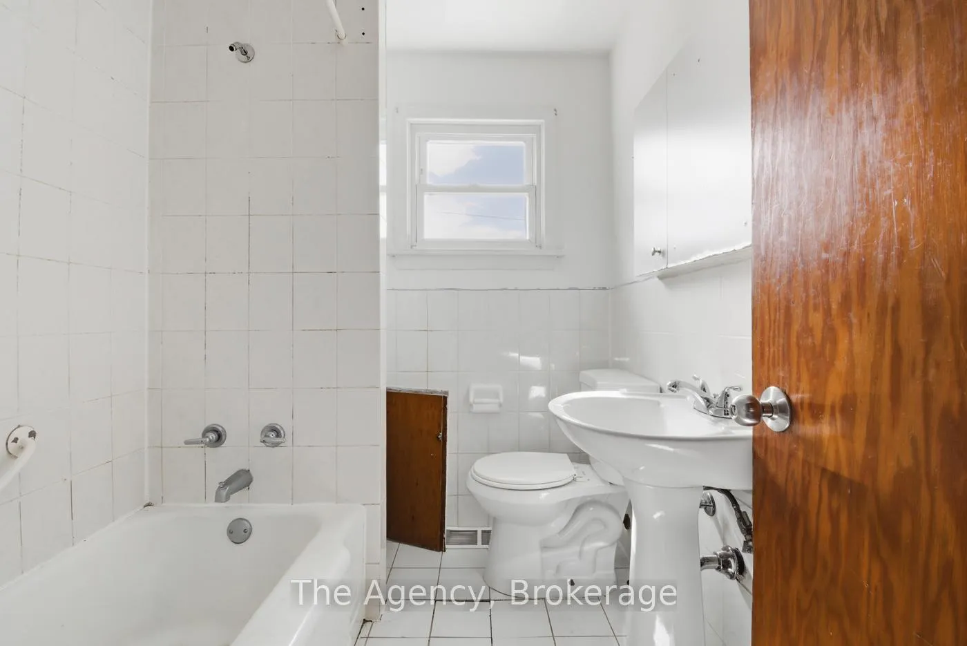 Photo 10 of 118 Morton Street, Thorold, Allanburg/Thorold South — HOMEH