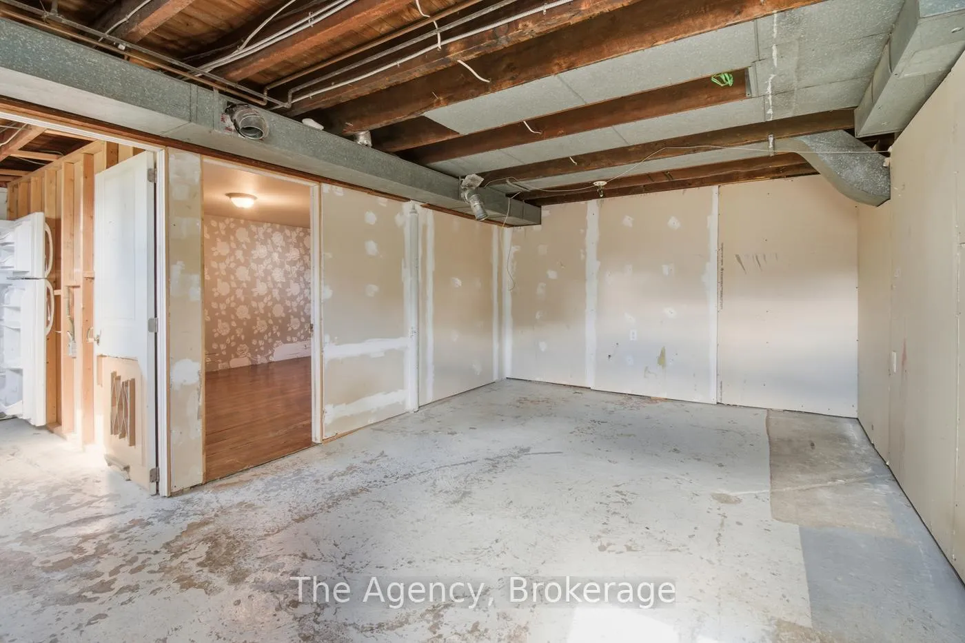 Photo 16 of 118 Morton Street, Thorold, Allanburg/Thorold South — HOMEH
