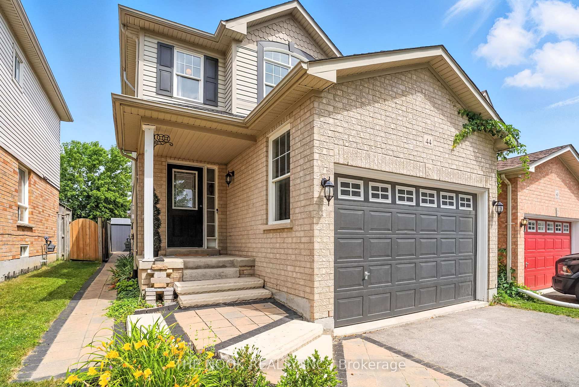 Photo 2 of 44 Staples Avenue, Clarington, Courtice — HOMEH
