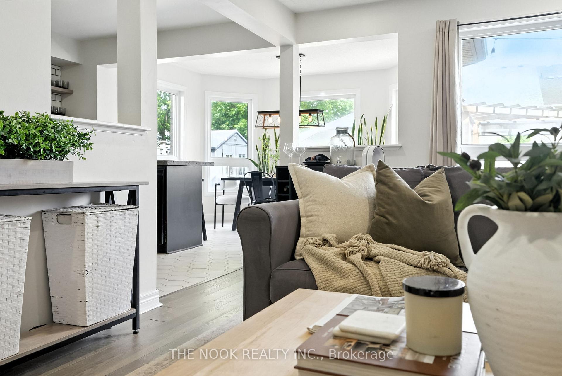 Photo 10 of 44 Staples Avenue, Clarington, Courtice — HOMEH