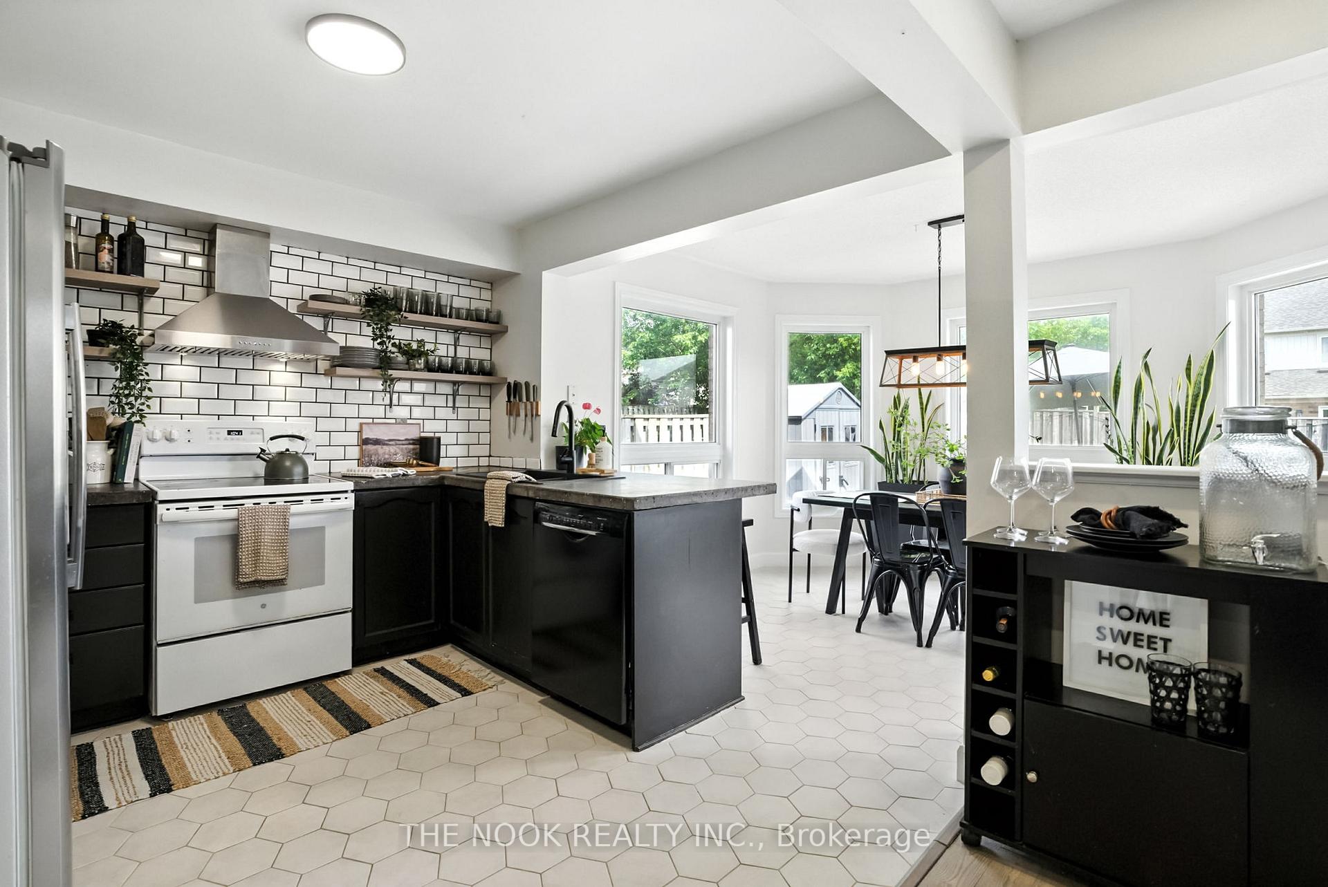 Photo 11 of 44 Staples Avenue, Clarington, Courtice — HOMEH
