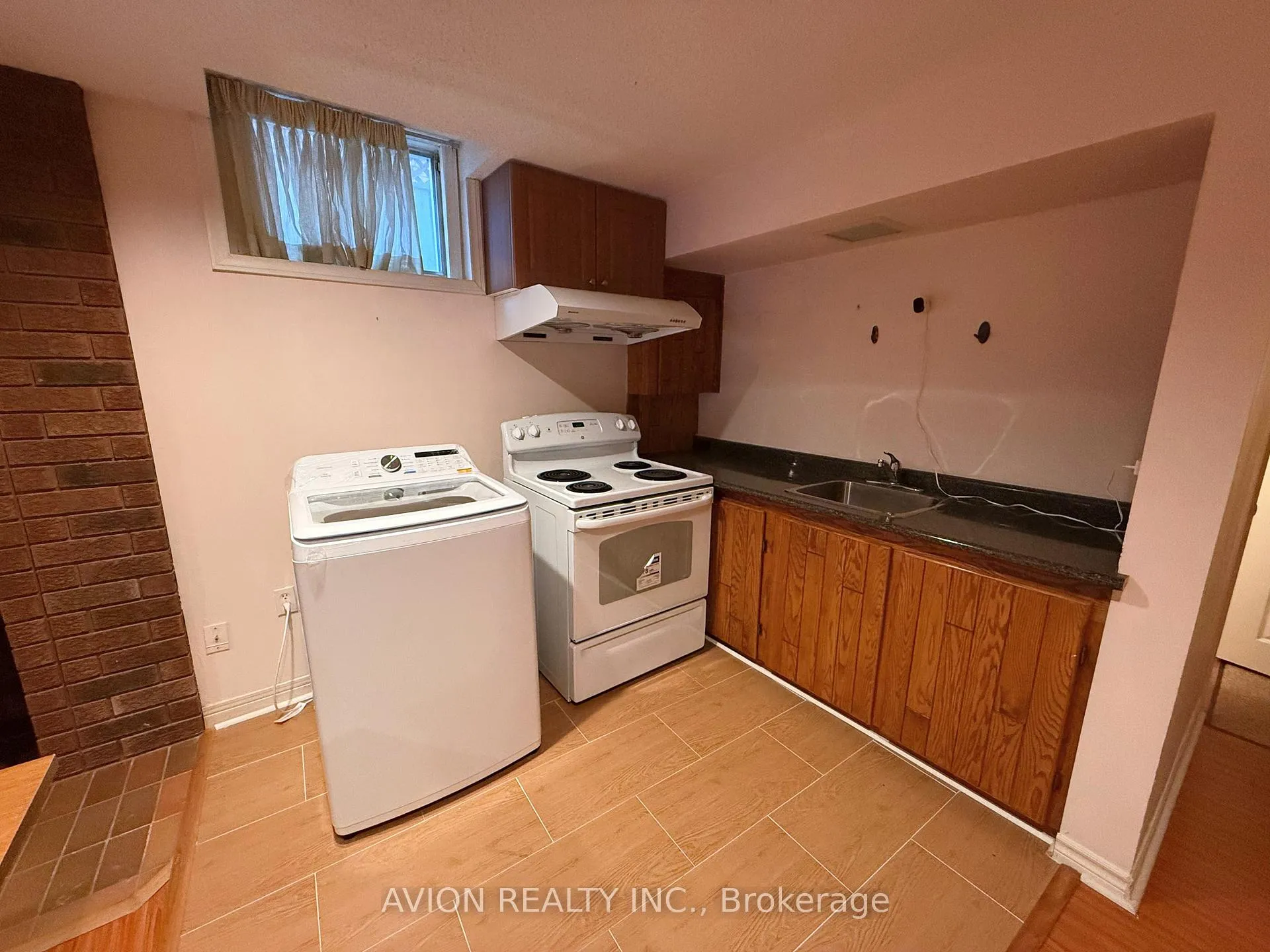 Photo 8 of Unit Basement, 40 Vasselle Crescent, Markham, Unionville — HOMEH
