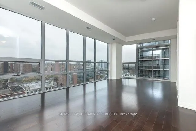Front of Unit 1706, 460 Adelaide Street E