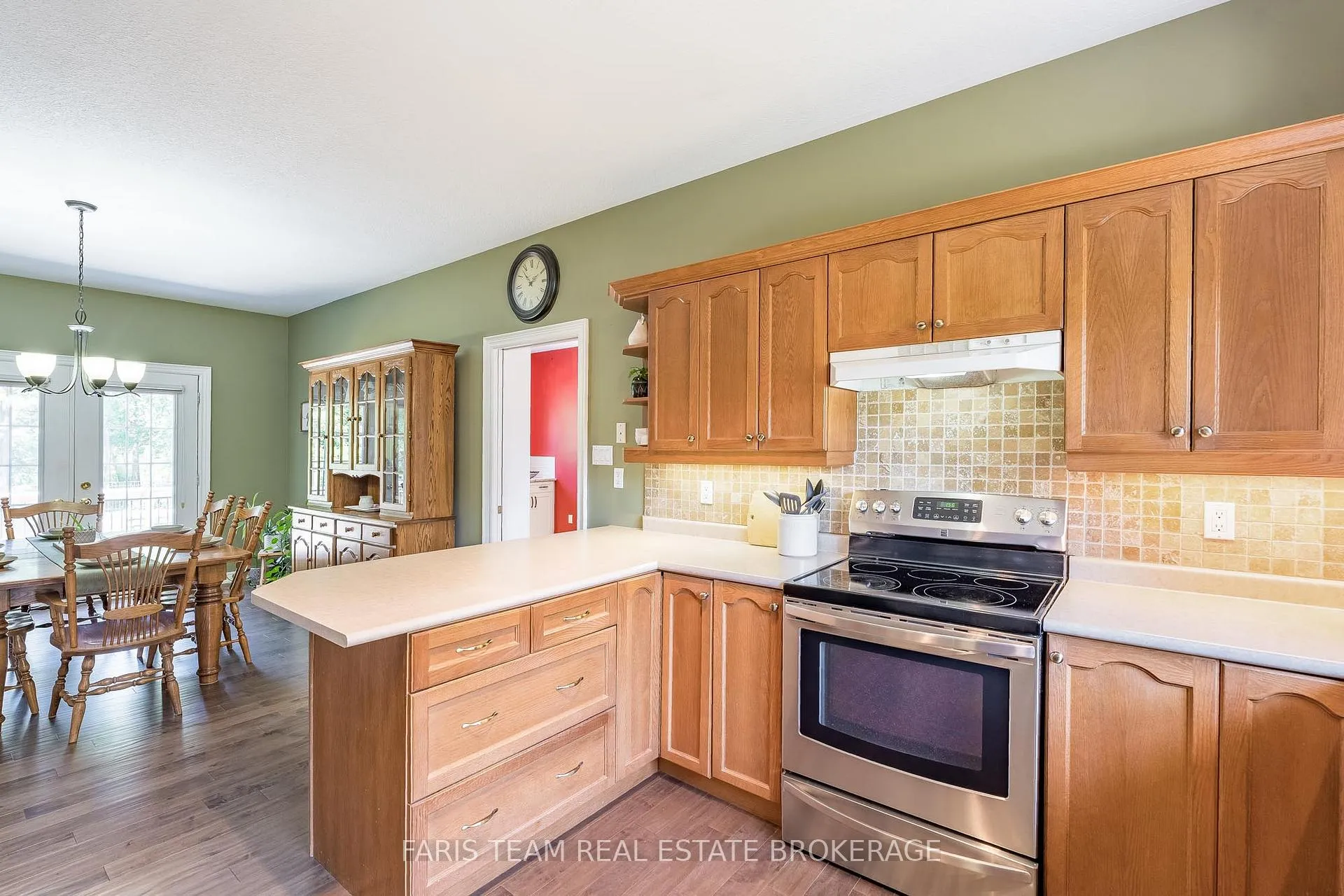 Photo 7 of 35 Parr Boulevard, Springwater, Rural Springwater — HOMEH