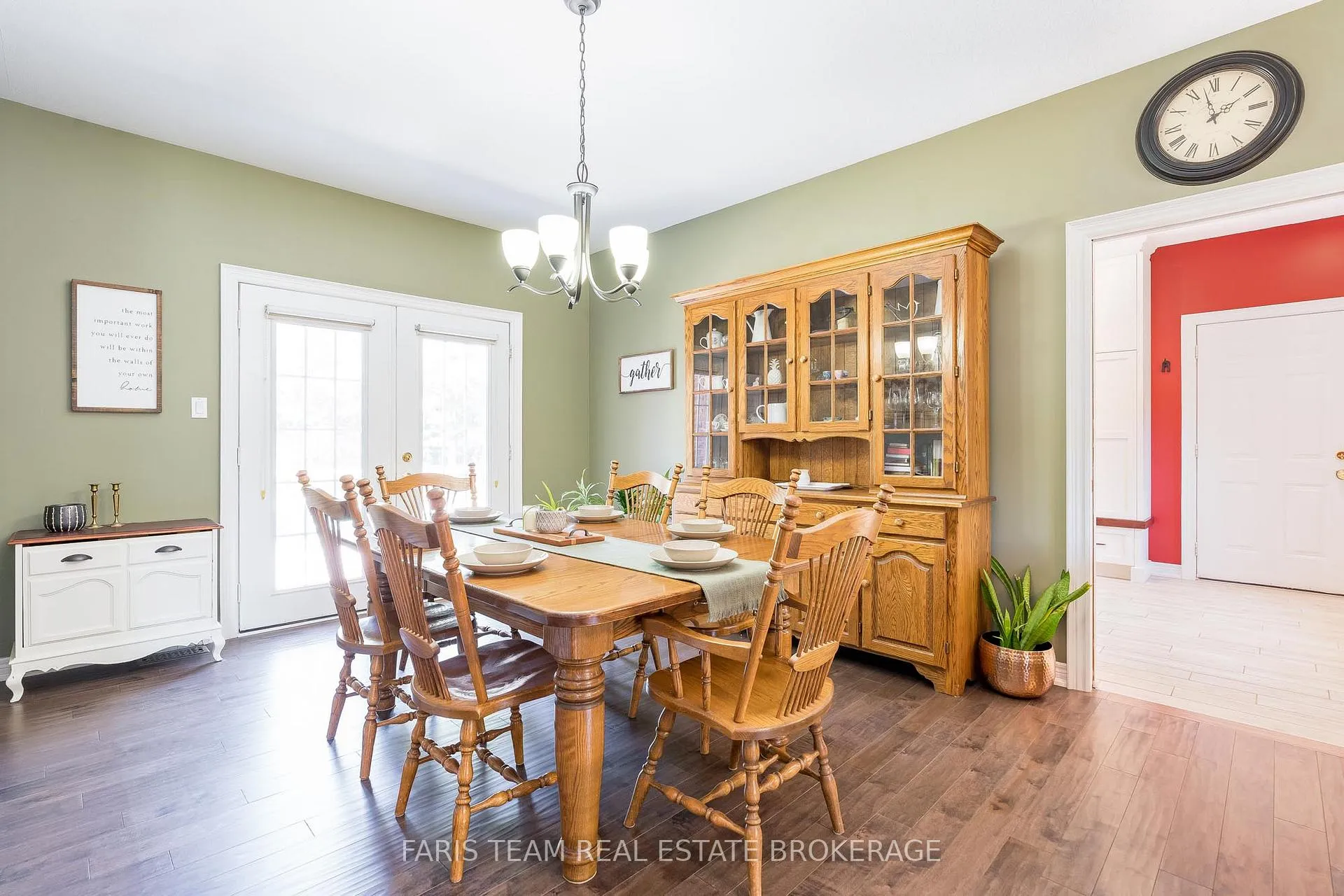Photo 8 of 35 Parr Boulevard, Springwater, Rural Springwater — HOMEH