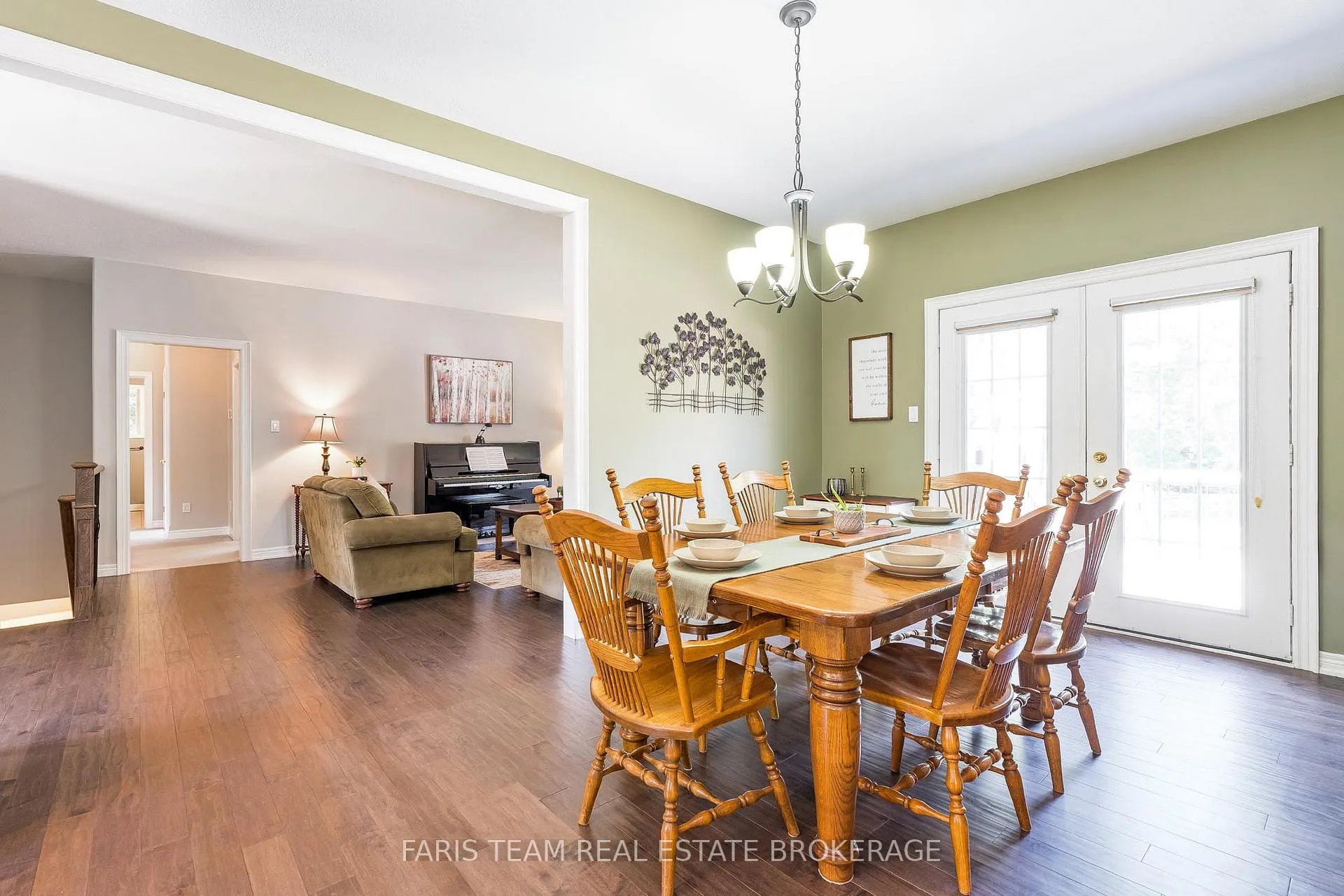 Photo 9 of 35 Parr Boulevard, Springwater, Rural Springwater — HOMEH