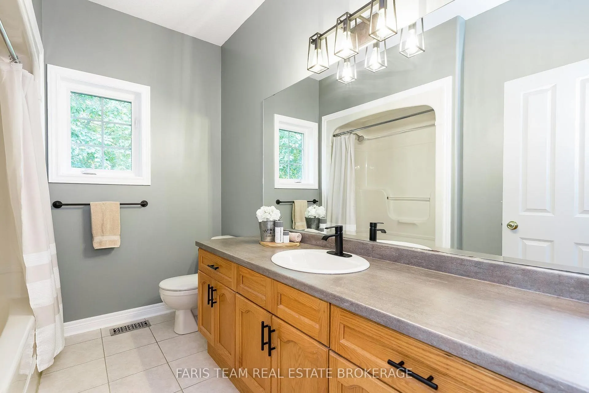 Photo 16 of 35 Parr Boulevard, Springwater, Rural Springwater — HOMEH
