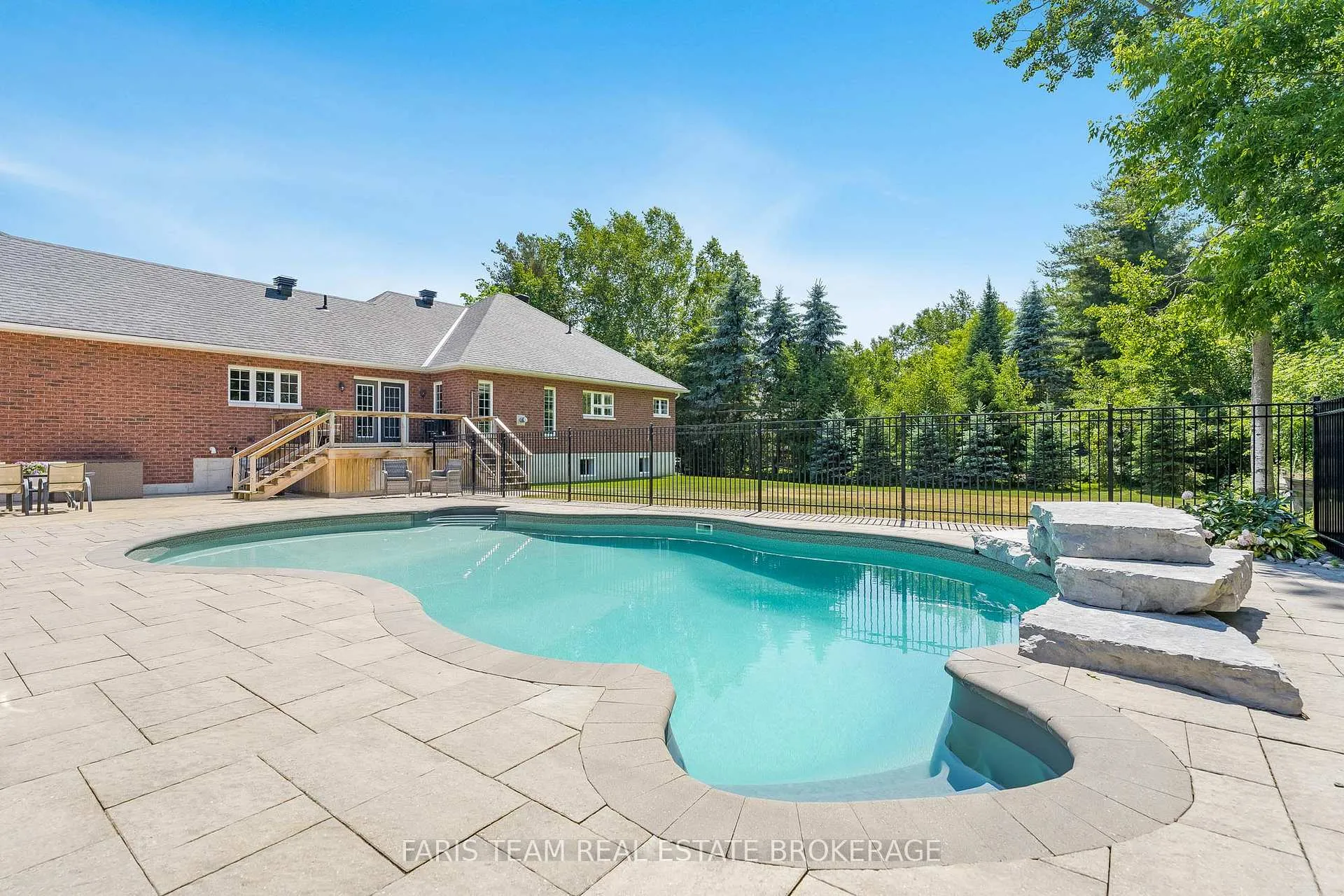 Photo 26 of 35 Parr Boulevard, Springwater, Rural Springwater — HOMEH