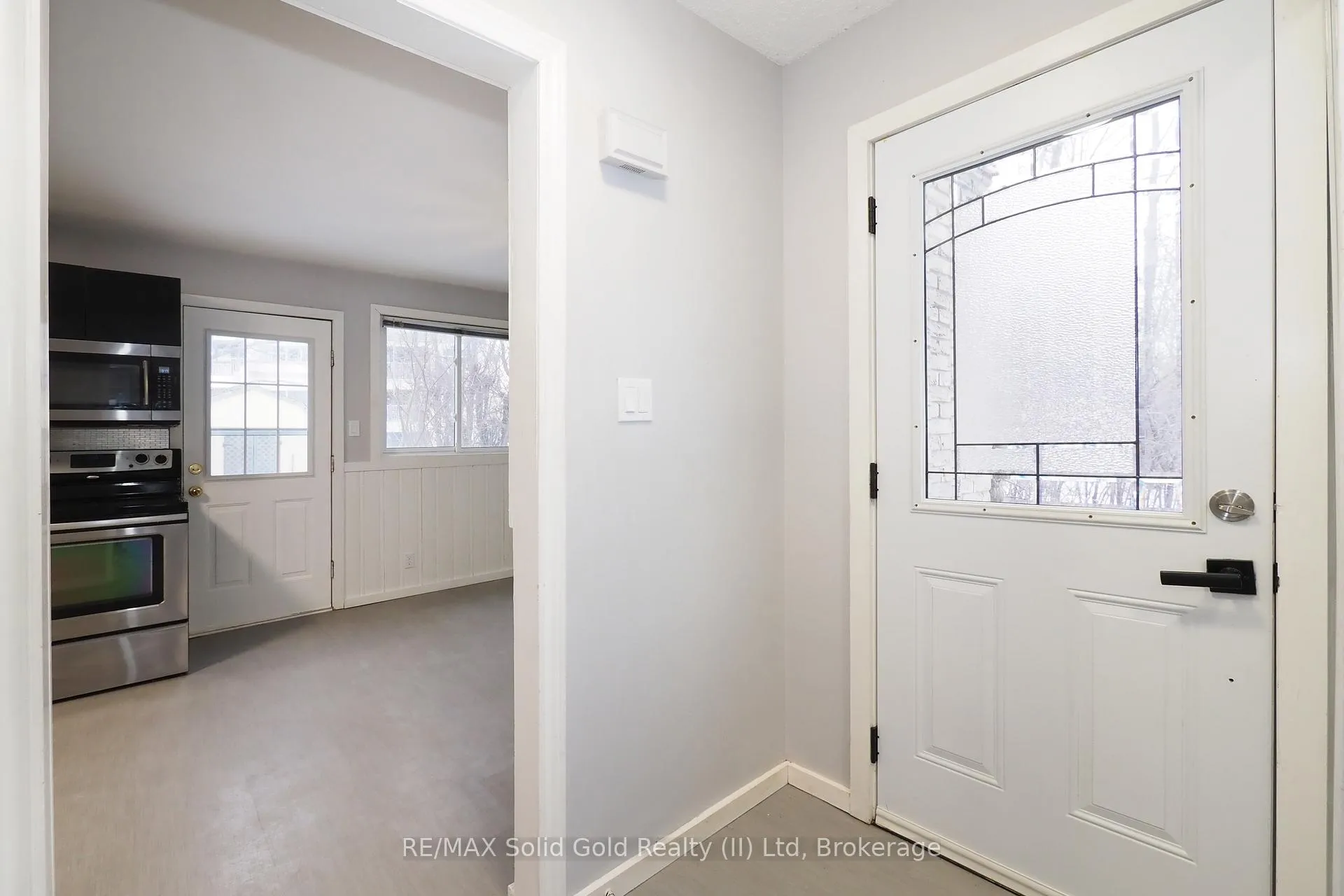 Photo 4 of 112 Green Valley Drive, Kitchener — HOMEH