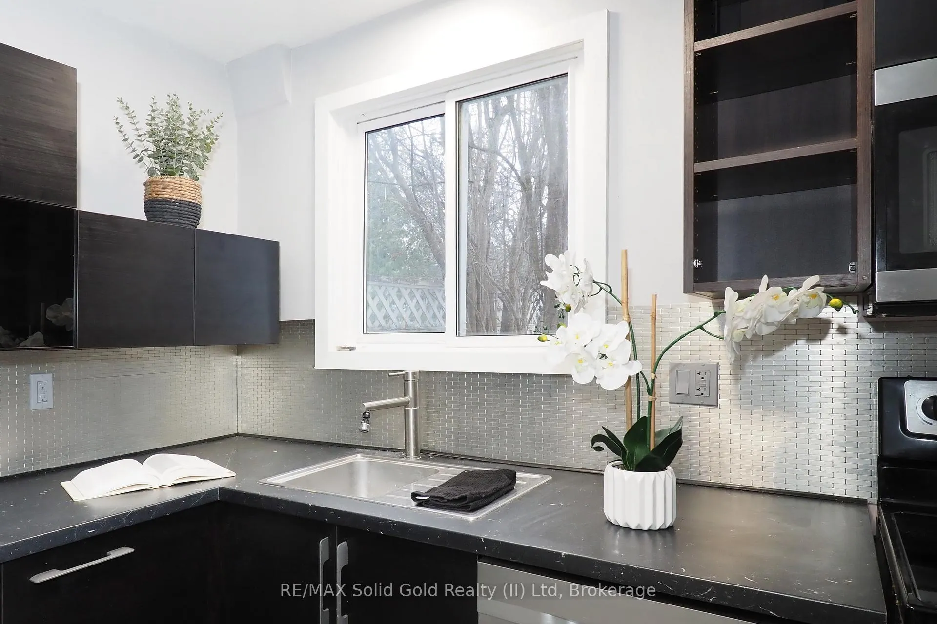 Photo 7 of 112 Green Valley Drive, Kitchener — HOMEH