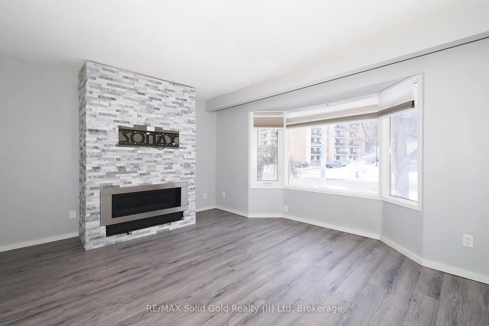 Photo 14 of 112 Green Valley Drive, Kitchener — HOMEH