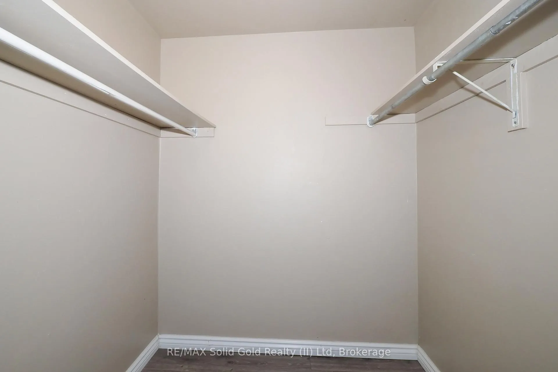Photo 22 of 112 Green Valley Drive, Kitchener — HOMEH