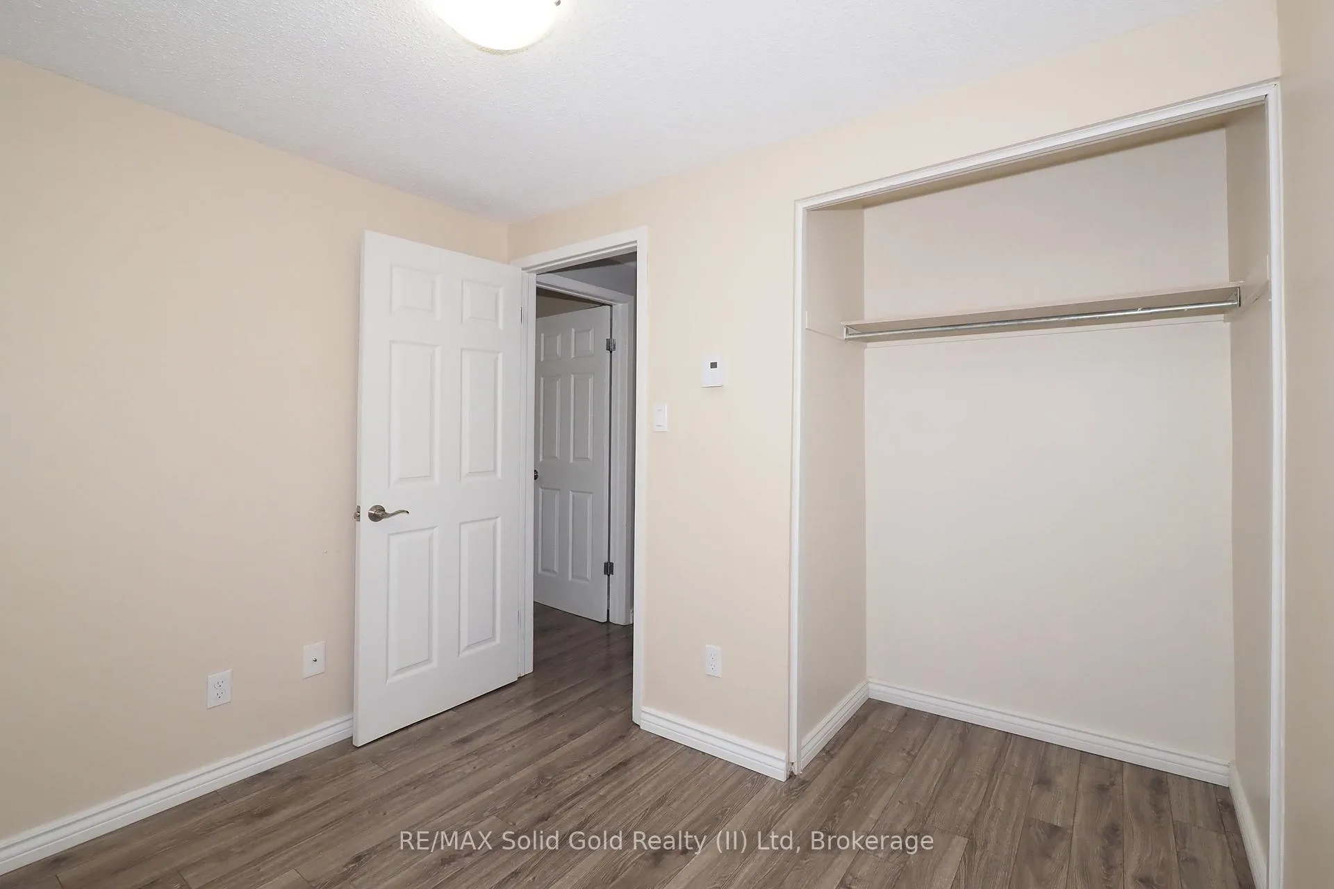 Photo 26 of 112 Green Valley Drive, Kitchener — HOMEH