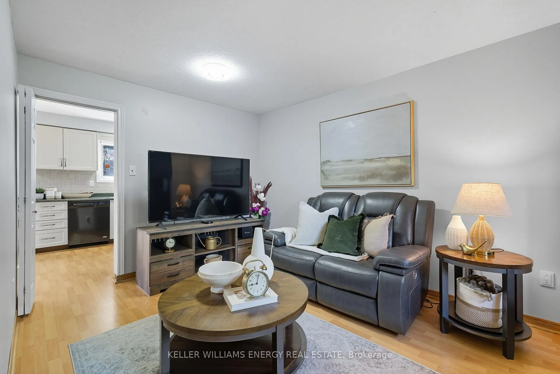 Photo 10 of 8 Inglis Avenue, Clarington, Courtice — HOMEH