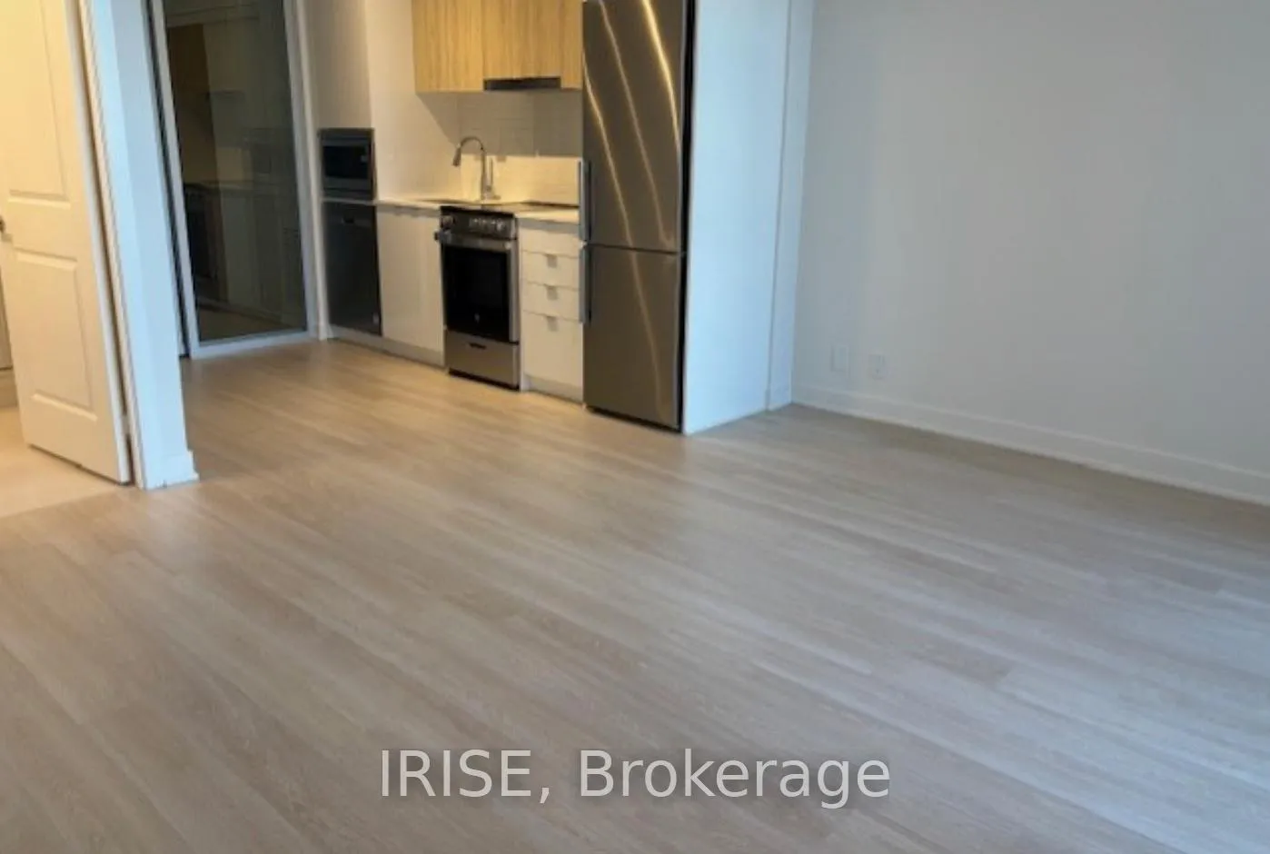 Photo 6 of Unit 401, 30 Upper Mall Way, Vaughan, Brownridge — HOMEH