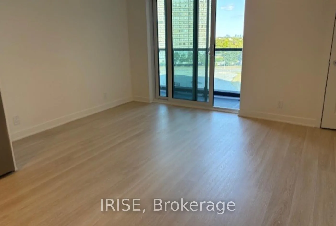 Photo 7 of Unit 401, 30 Upper Mall Way, Vaughan, Brownridge — HOMEH
