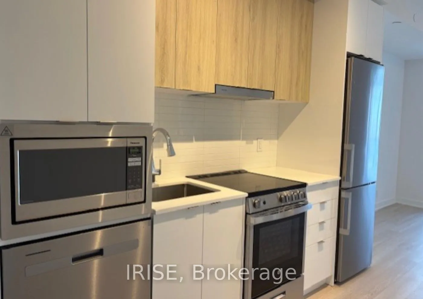 Photo 8 of Unit 401, 30 Upper Mall Way, Vaughan, Brownridge — HOMEH