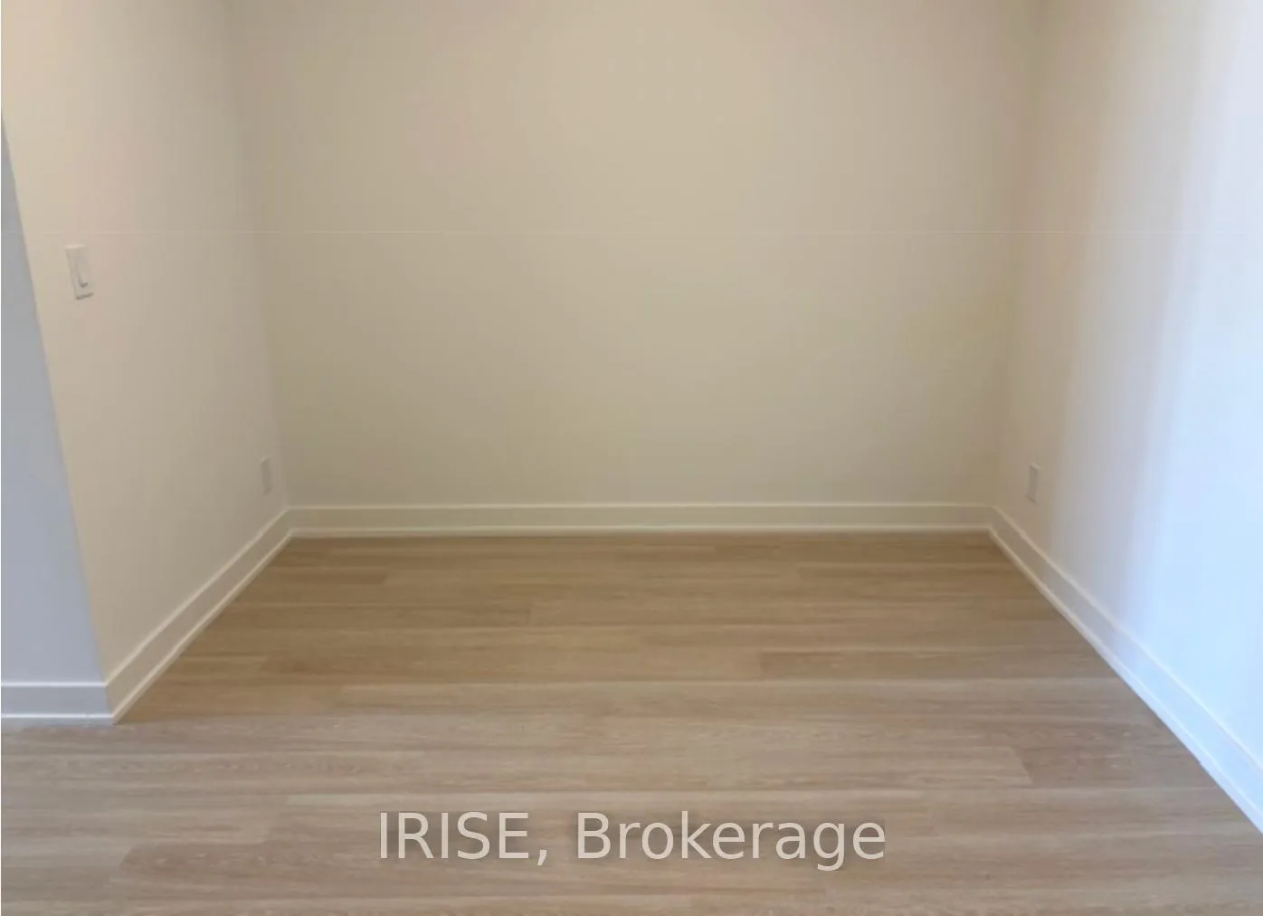 Photo 9 of Unit 401, 30 Upper Mall Way, Vaughan, Brownridge — HOMEH