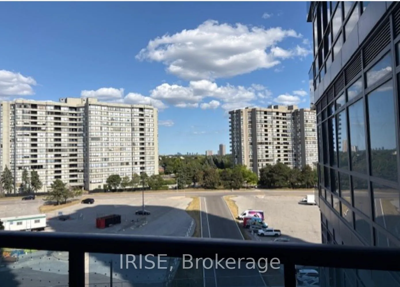 Photo 11 of Unit 401, 30 Upper Mall Way, Vaughan, Brownridge — HOMEH