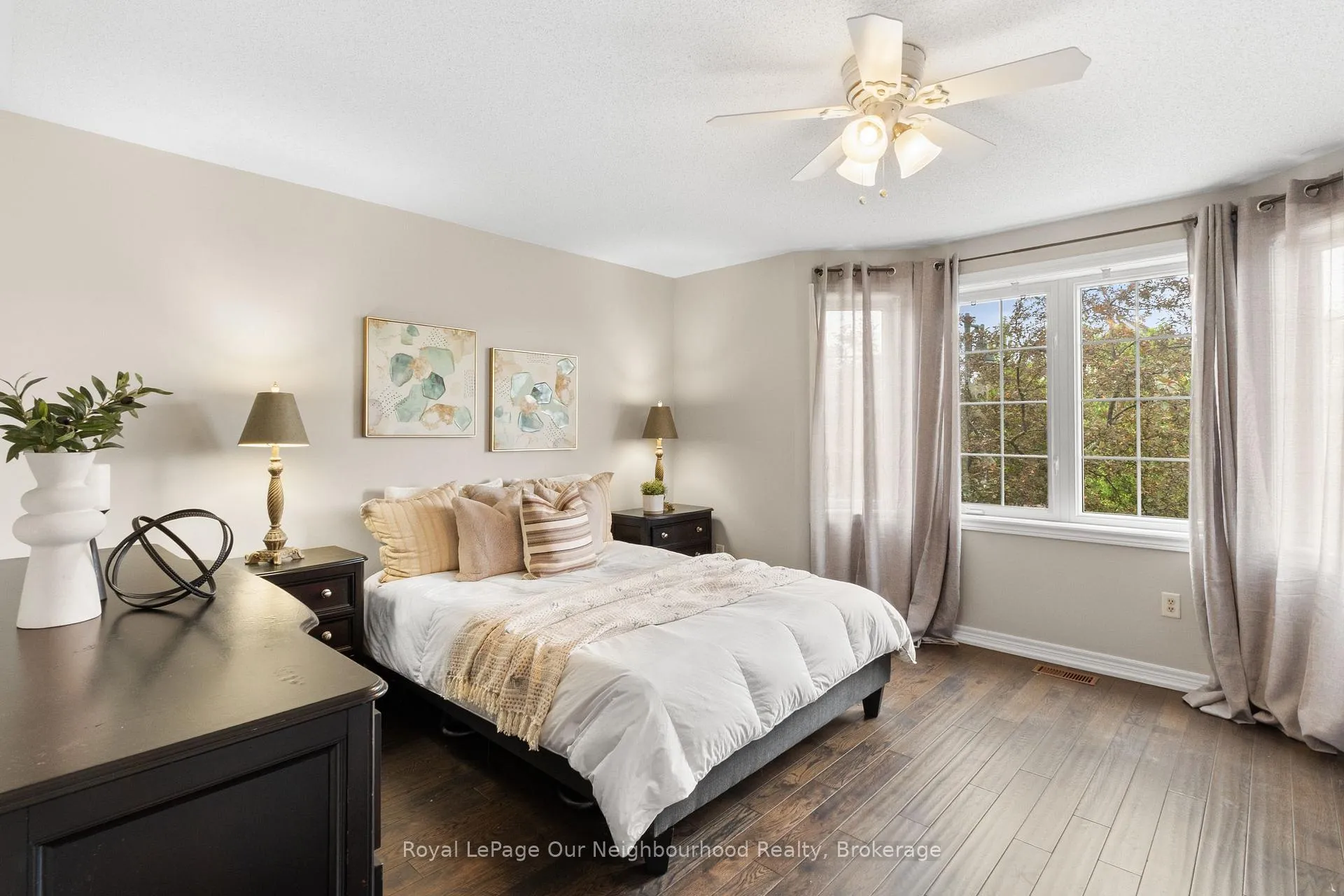 Photo 6 of 862 Audley Road S, Ajax, South East — HOMEH