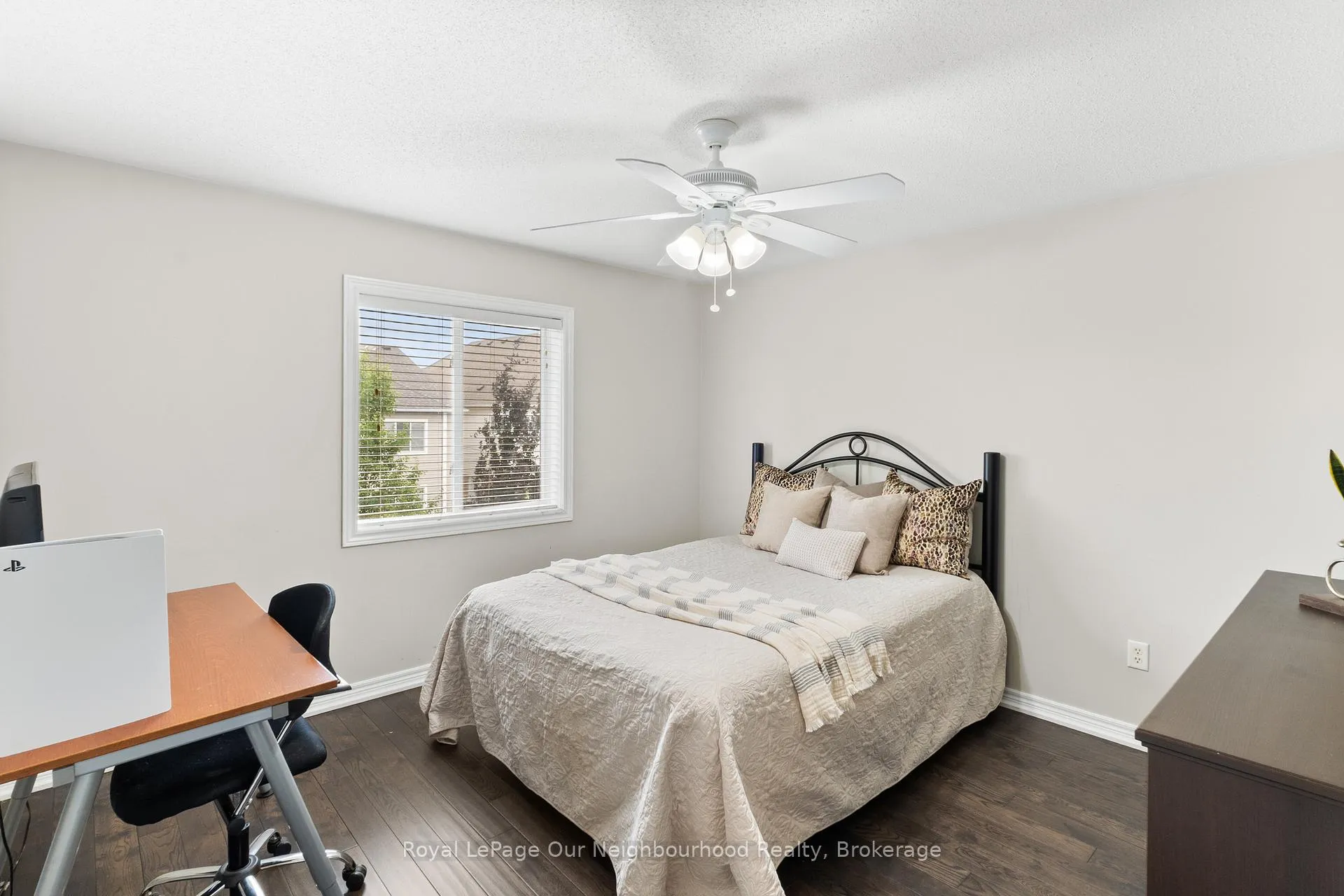 Photo 7 of 862 Audley Road S, Ajax, South East — HOMEH