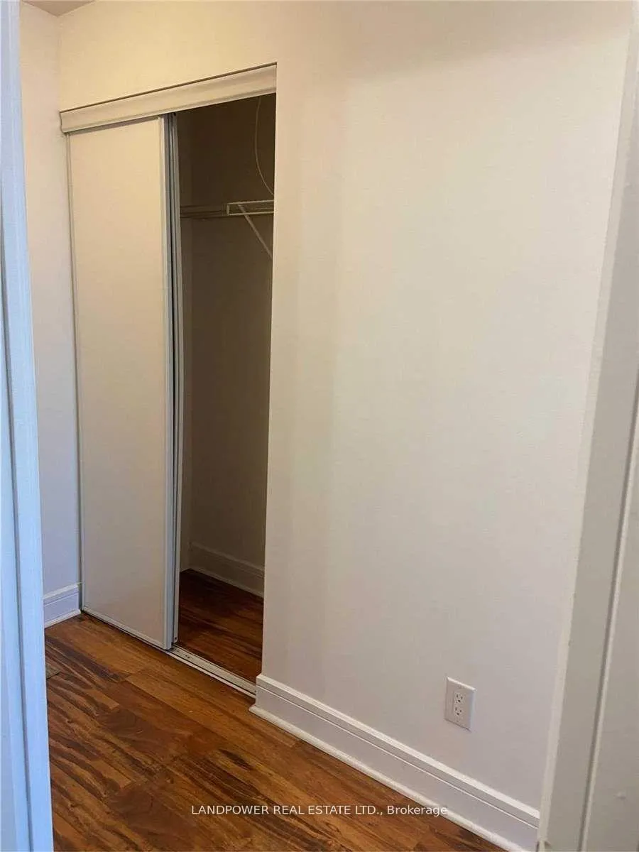 Photo 5 of Unit 408, 35 Brian Peck Crescent, Toronto, Thorncliffe Park — HOMEH
