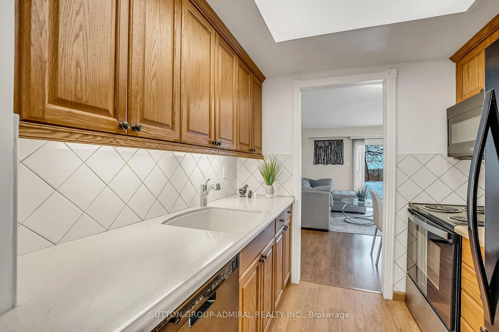 Photo 12 of 139 Tamarack Drive, Markham, Aileen-Willowbrook — HOMEH