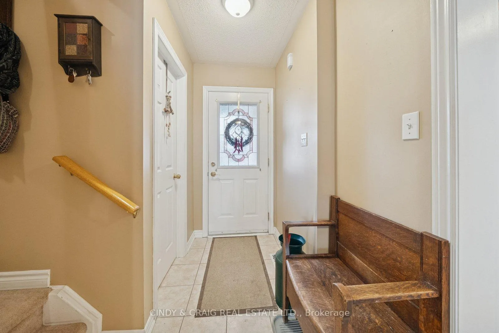Photo 3 of 134 Richfield Square, Clarington, Courtice — HOMEH