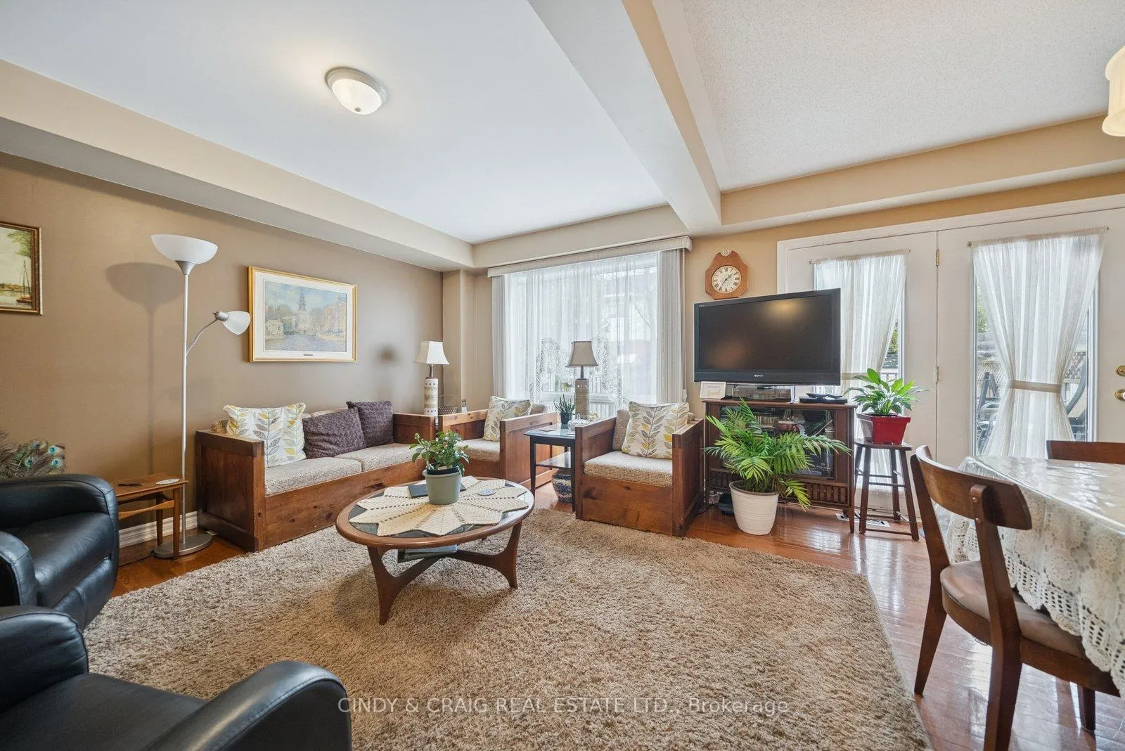 Photo 4 of 134 Richfield Square, Clarington, Courtice — HOMEH