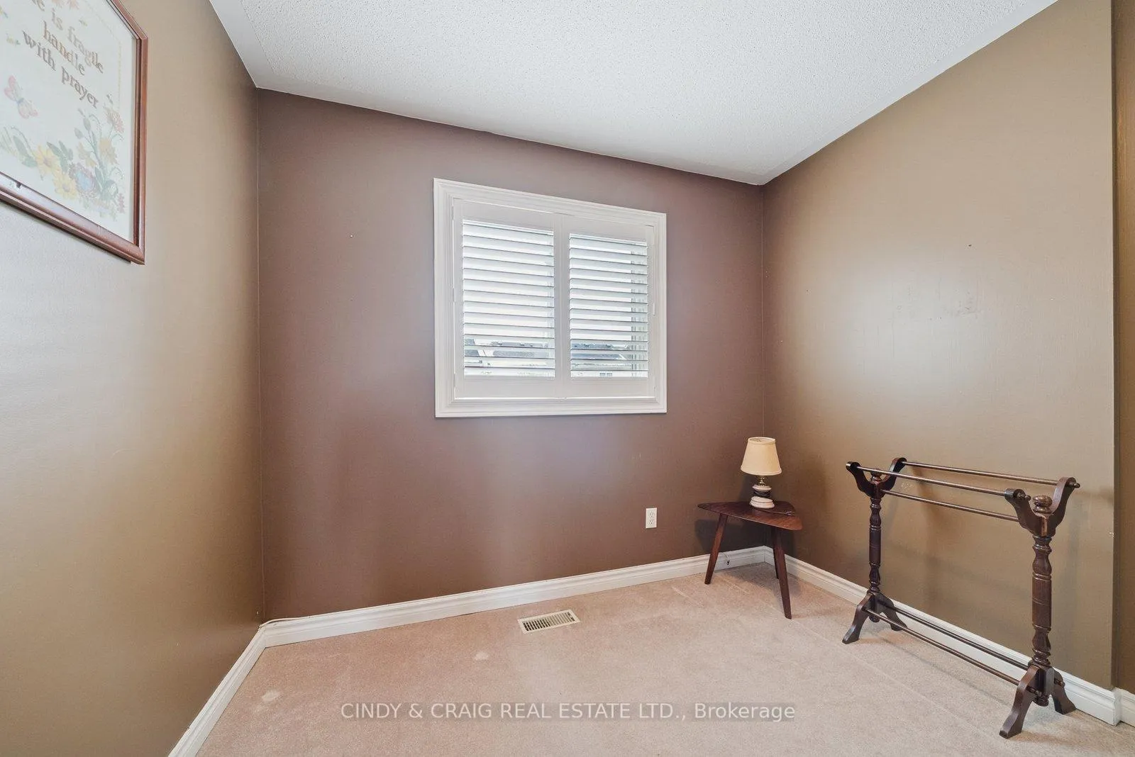Photo 9 of 134 Richfield Square, Clarington, Courtice — HOMEH